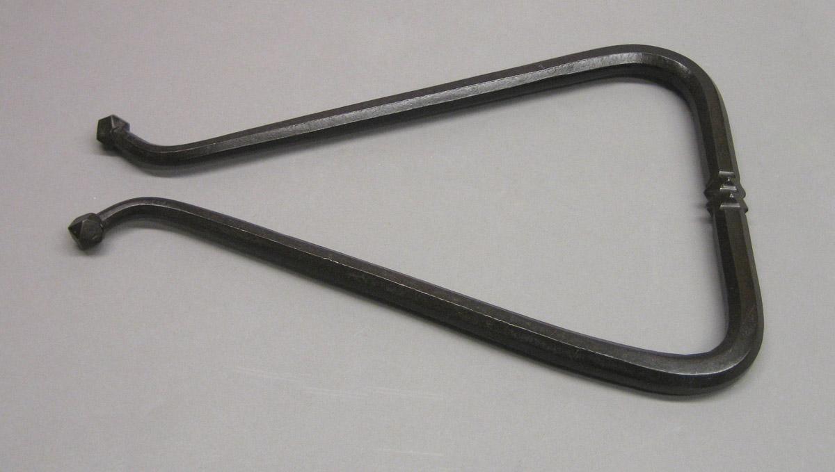 1959.2103 A Triangle