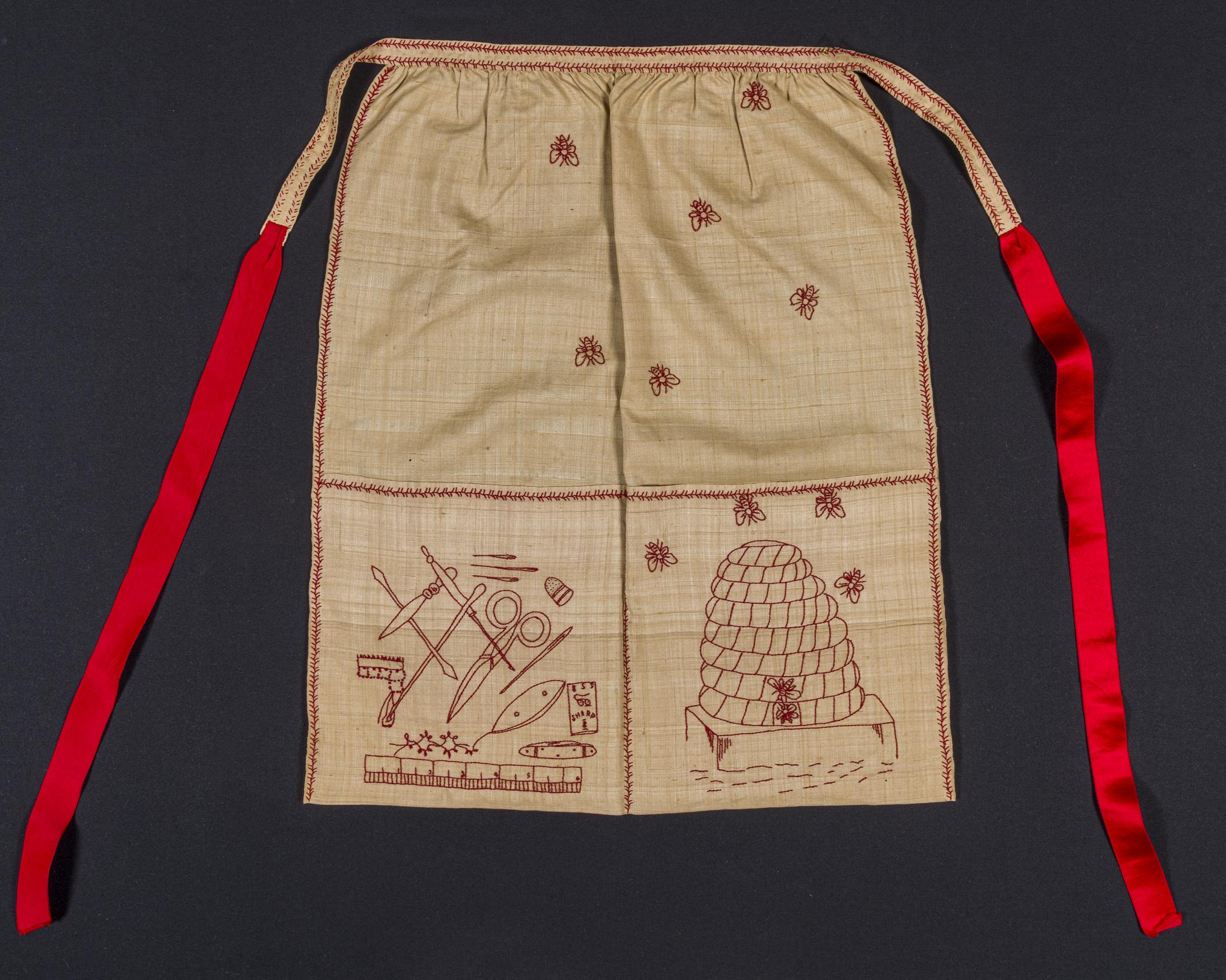 2019.0032.010 Apron, view 1