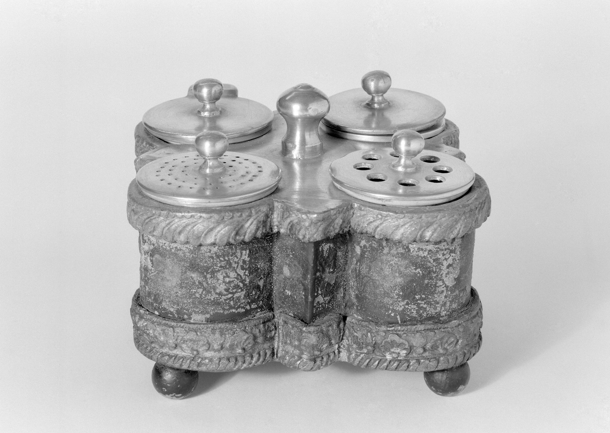1959.2120 Pewter standish