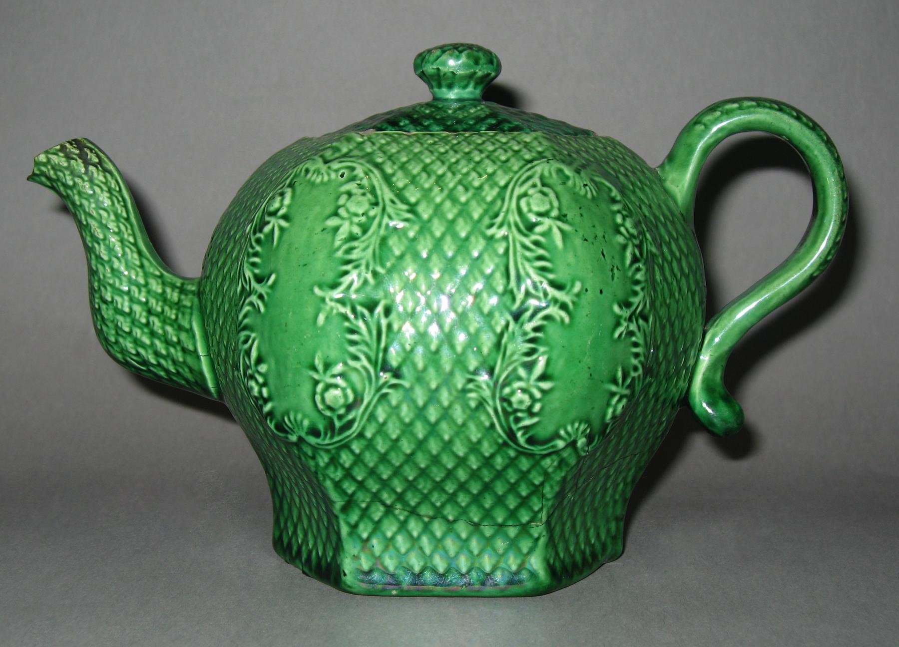 1959.2142 A, B Teapot