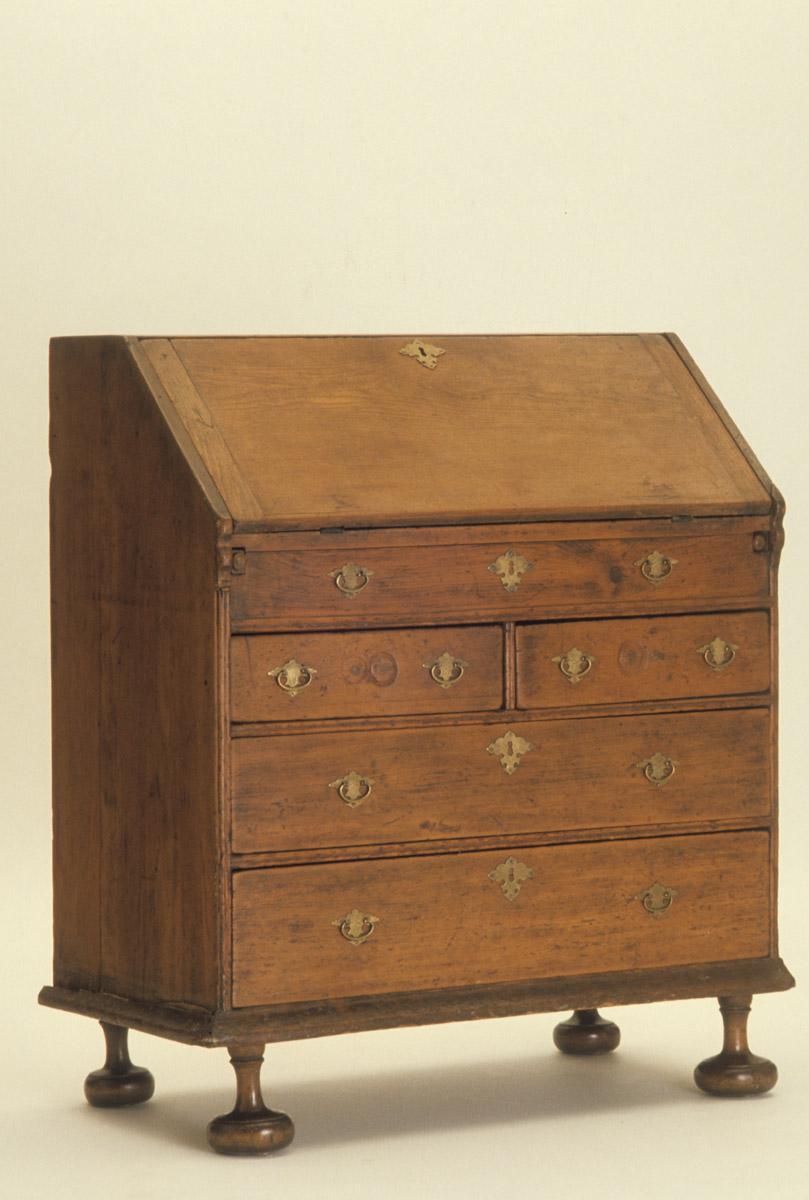 1959.2148 Desk