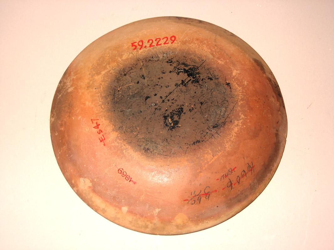1959.2229 Dish (underside)