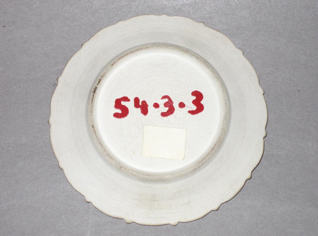 1954.0003.002 Dish (underside)