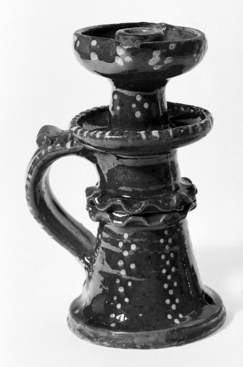 1959.2290 Lamp (view 2)