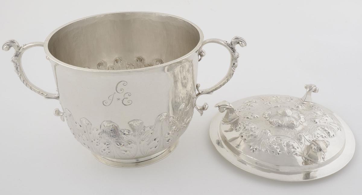 1959.2298 A, B Cup with Lid