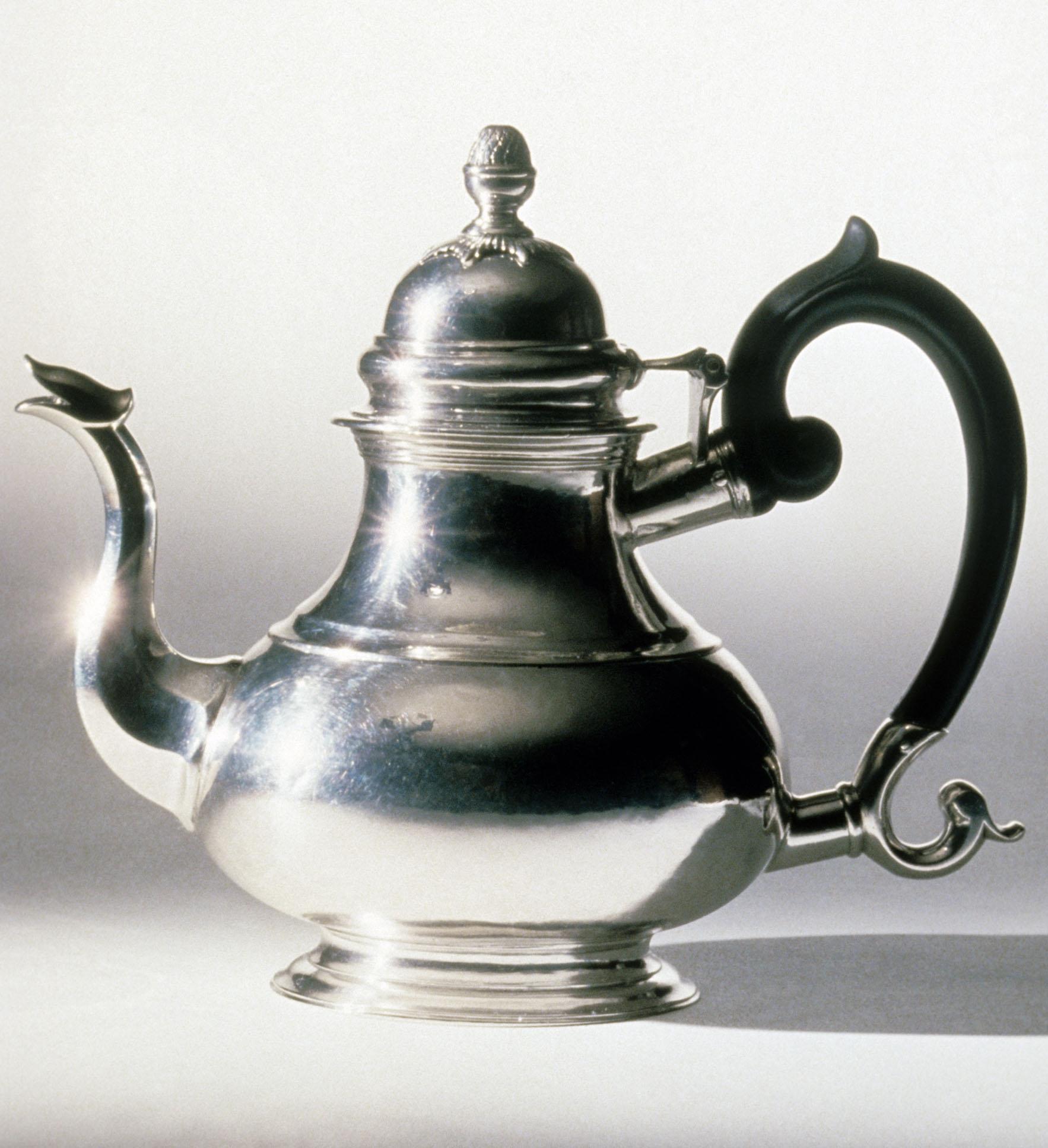 1959.2299 Teapot, view 2