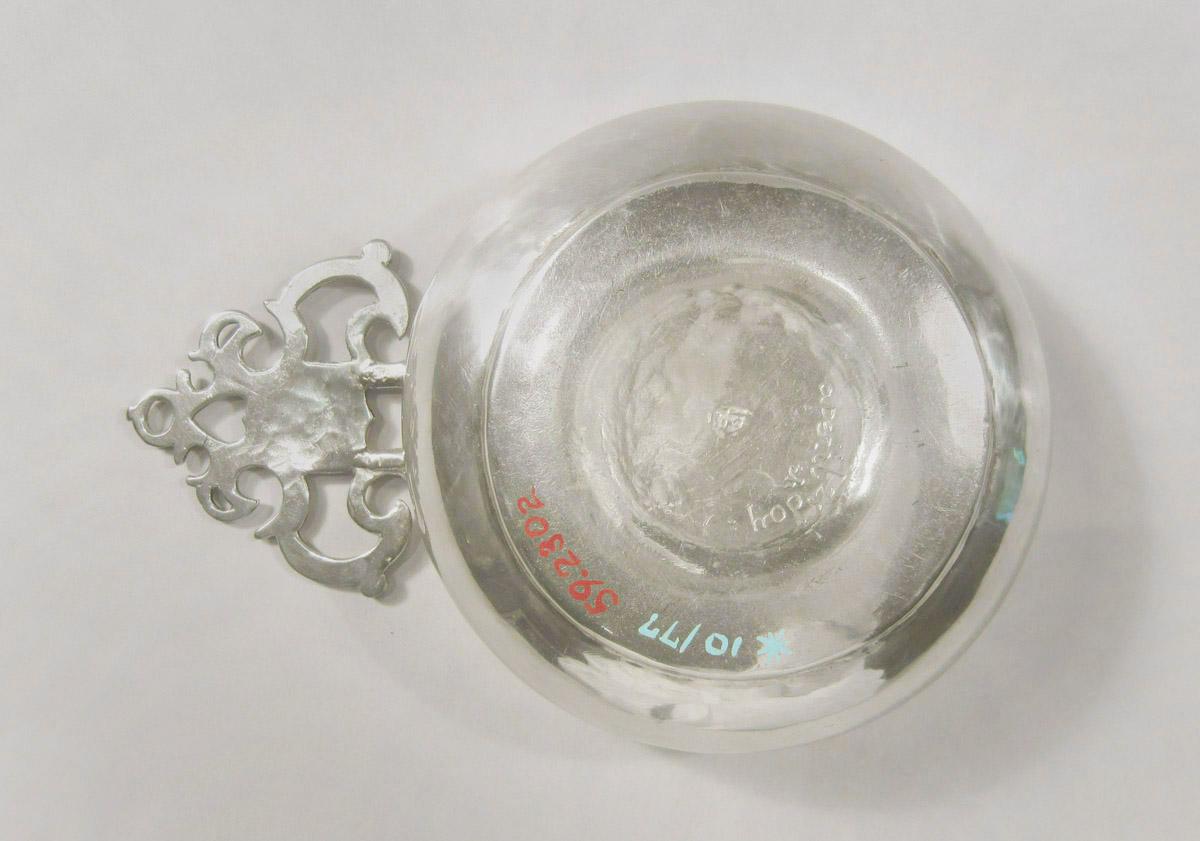 1959.2302 Porringer, underside