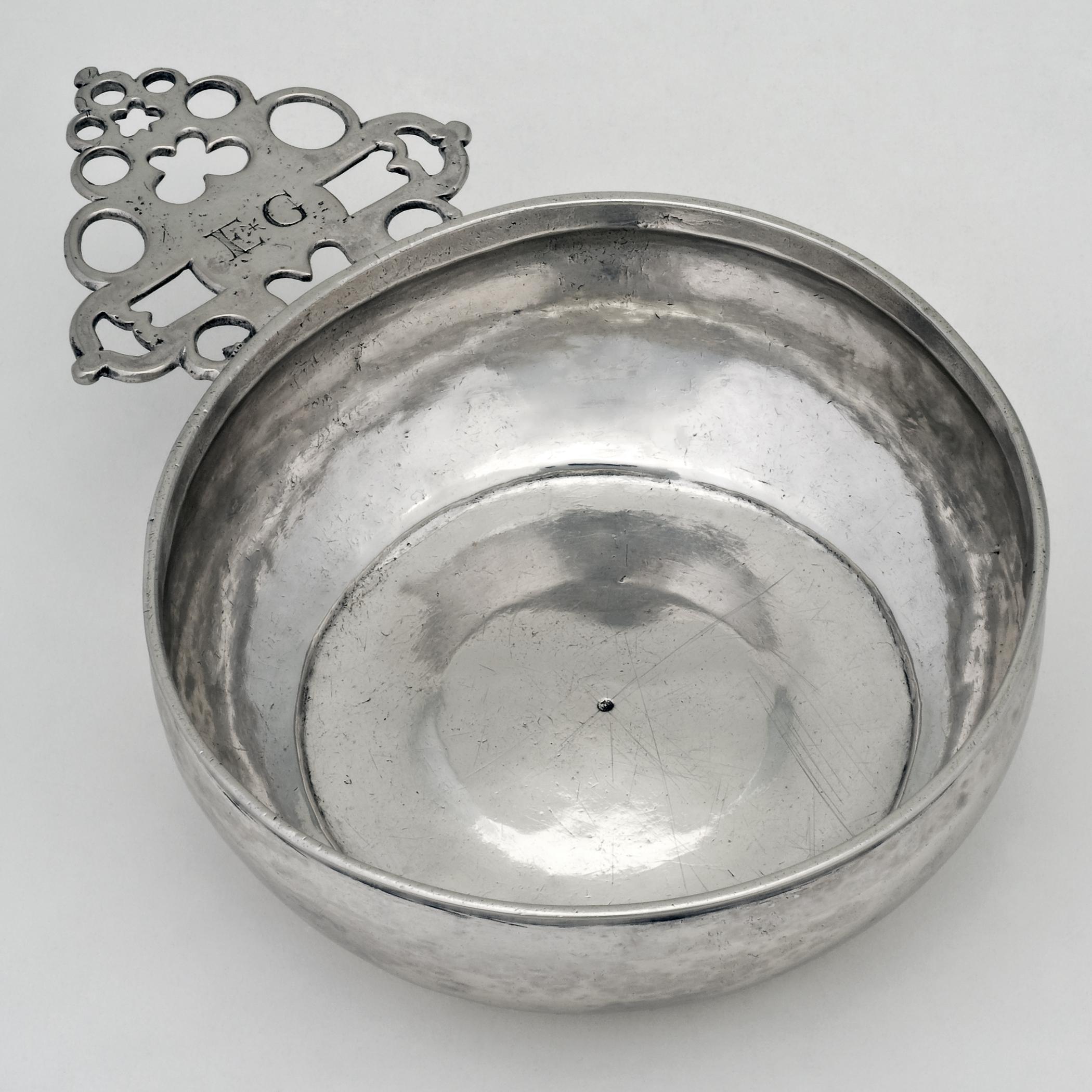 1959.2303 Porringer