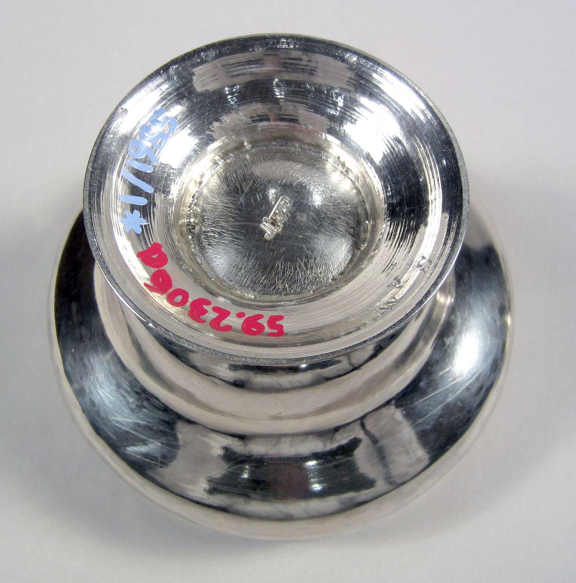 1959.2306 A Silver Sugar Bowl underside
