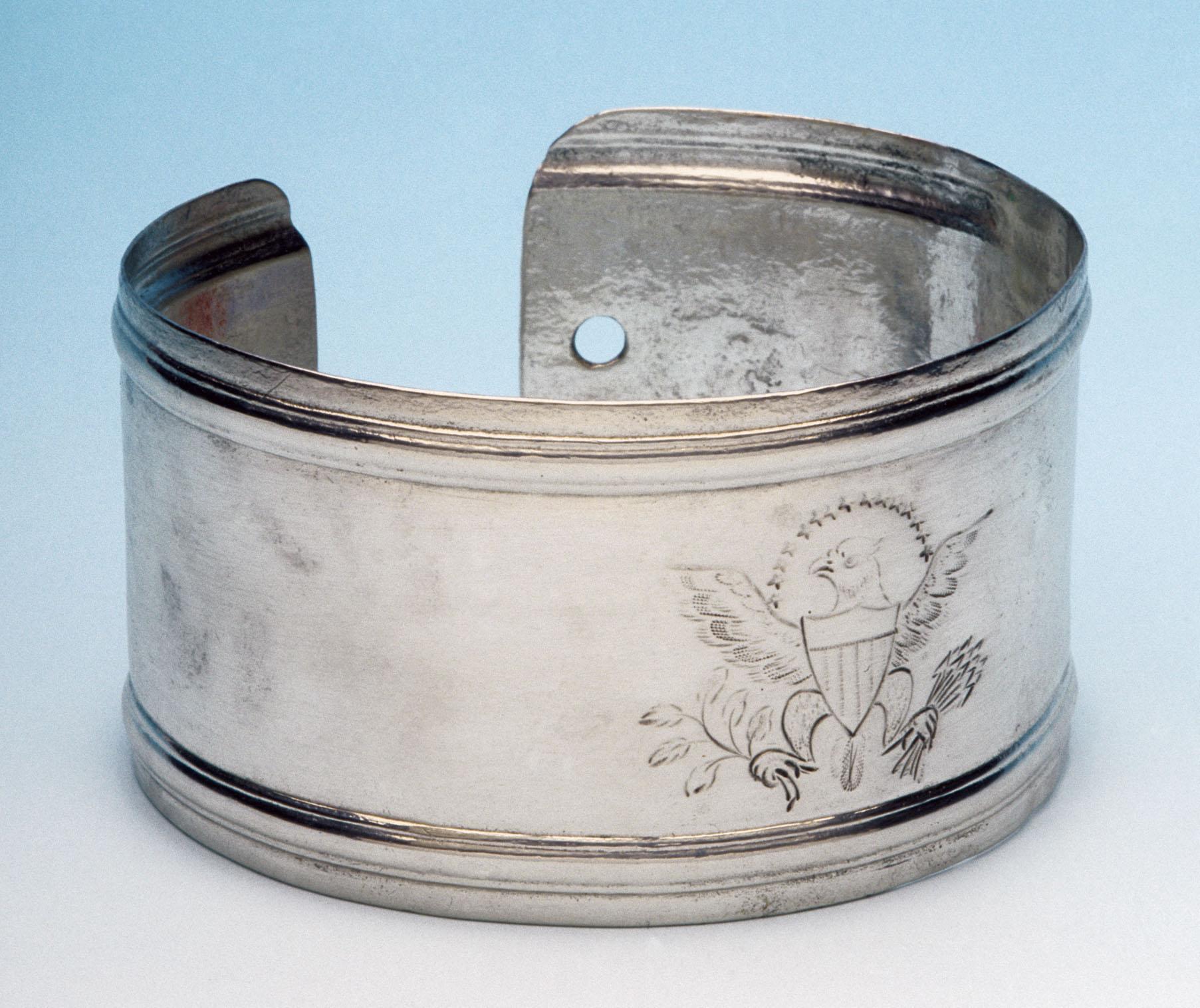 1959.2308 Arm band, Wristband