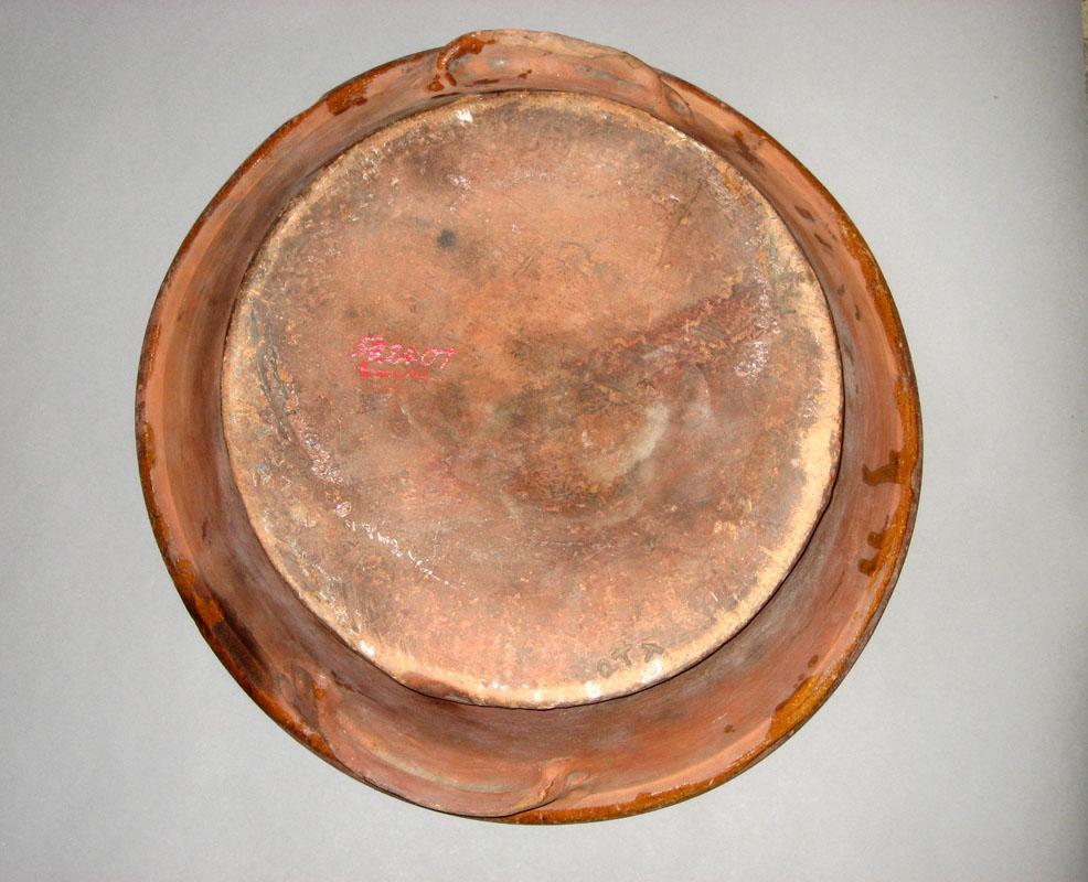 1959.2407 Dish or bowl underside