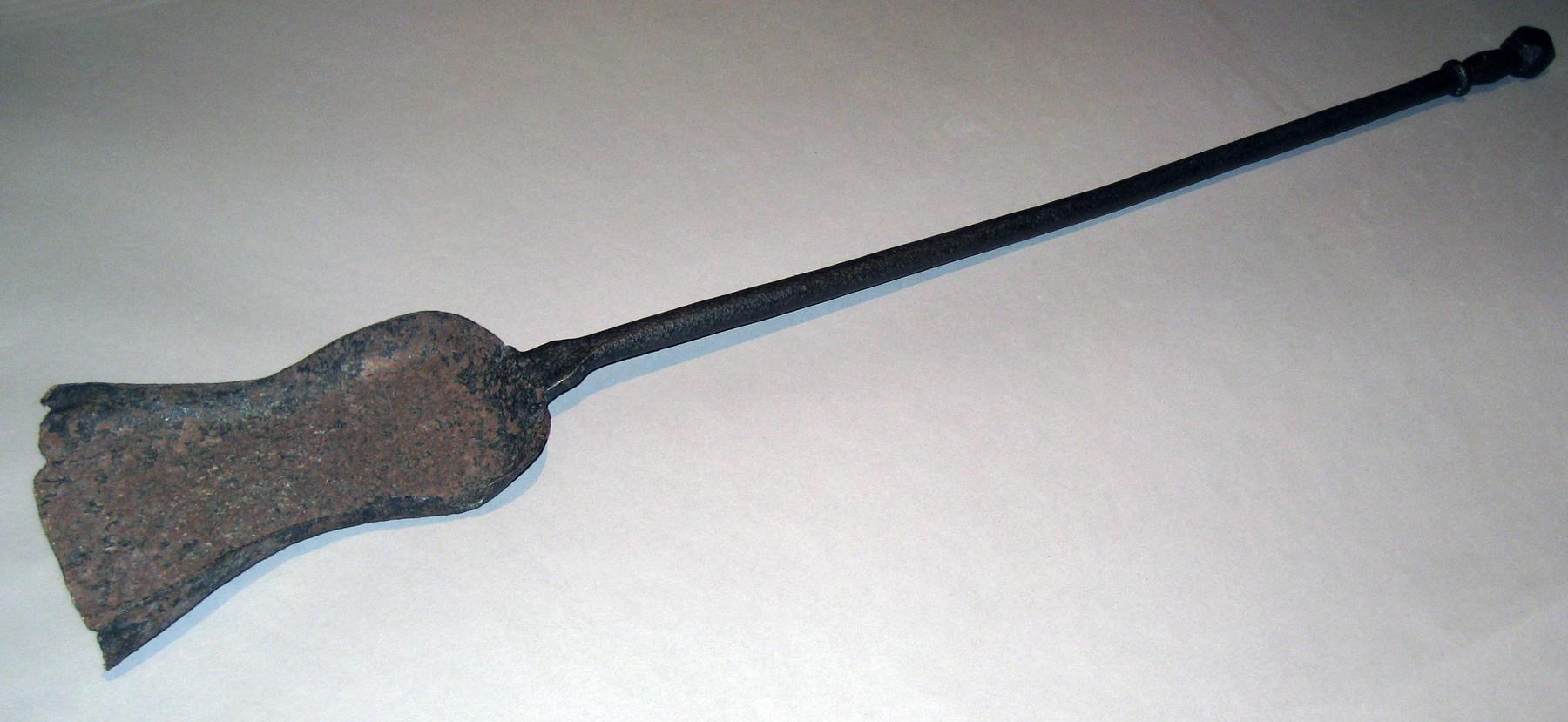 1959.2465 Fireplace shovel