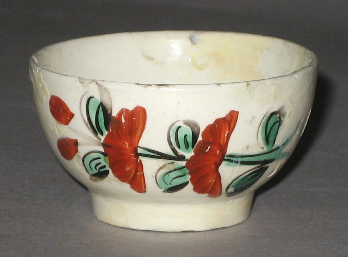 1959.2492 Miniature teabowl with flowers