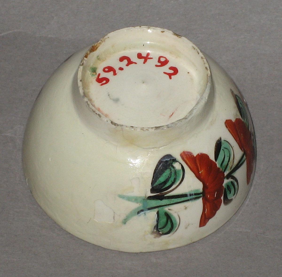1959.2492 Miniature teabowl with flowers (underside)