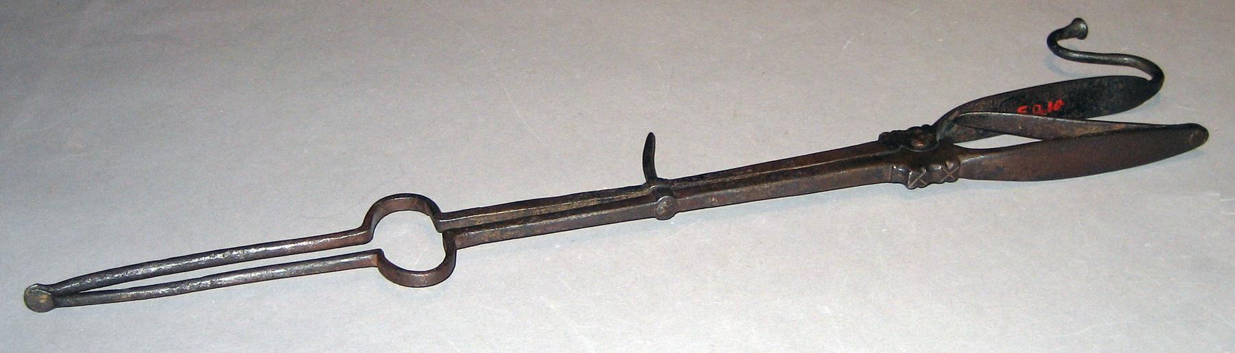 1959.2538 Tongs