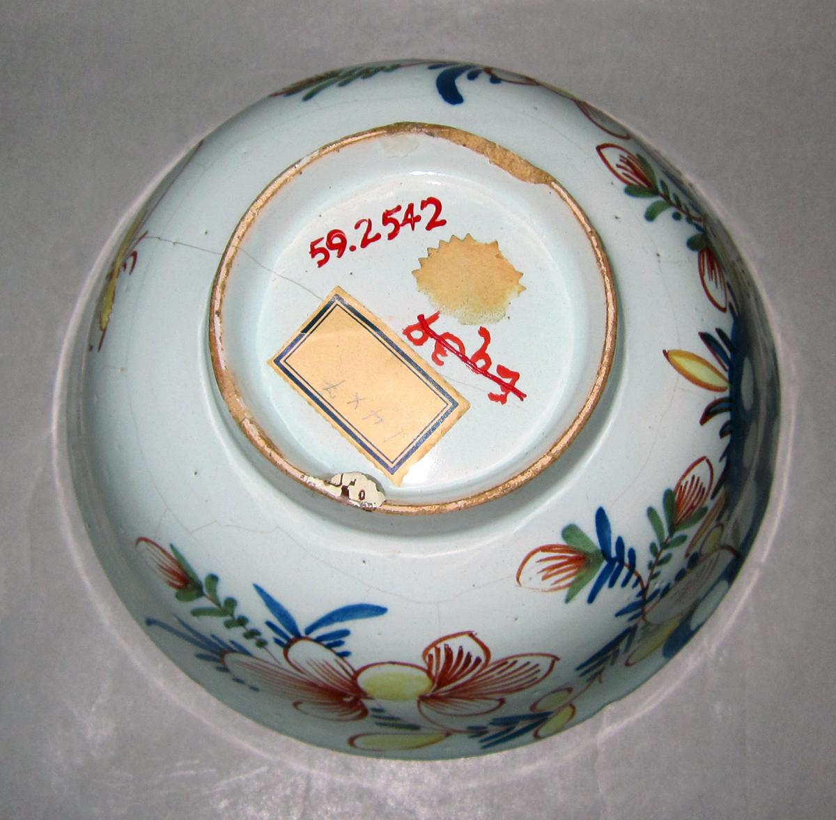 1959.2542 Delft bowl underside