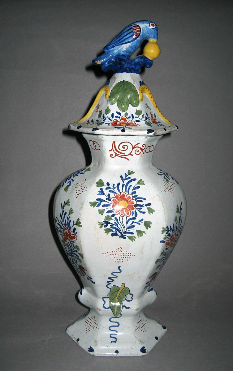 1959.2552 Delft vase (reverse)