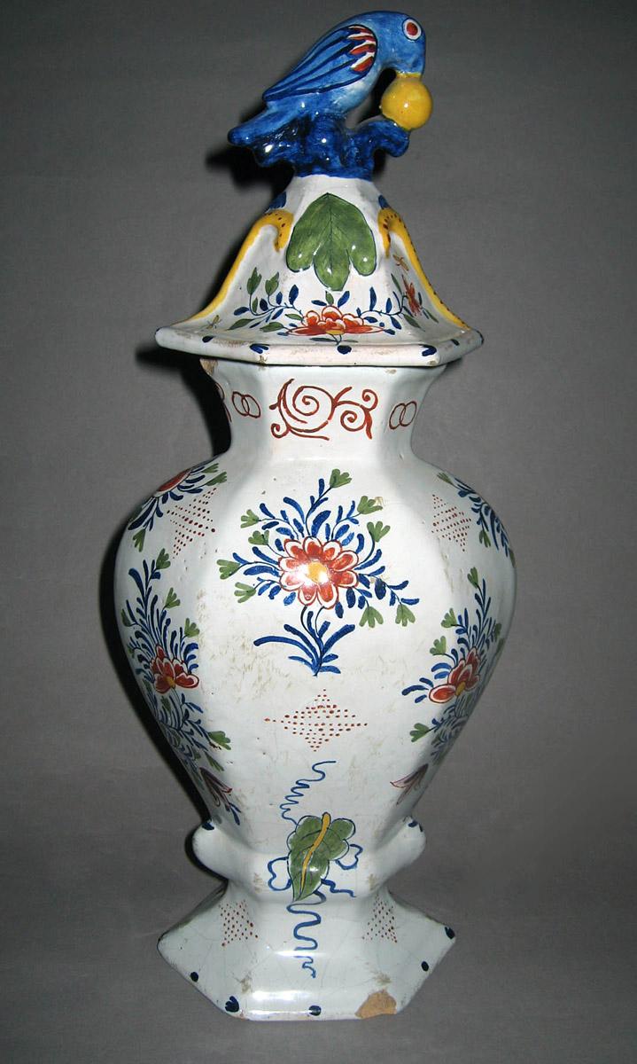 1959.2554 A, B Delft vase (reverse)