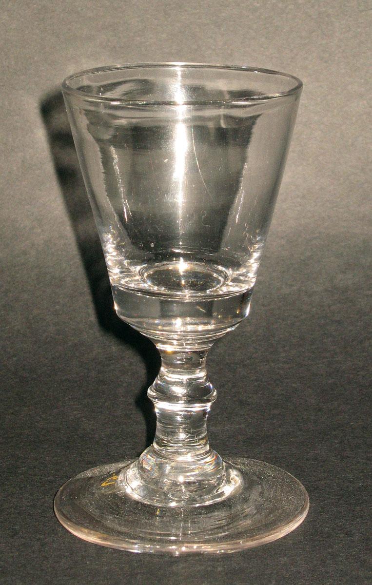 1959.2567 Glass wineglass
