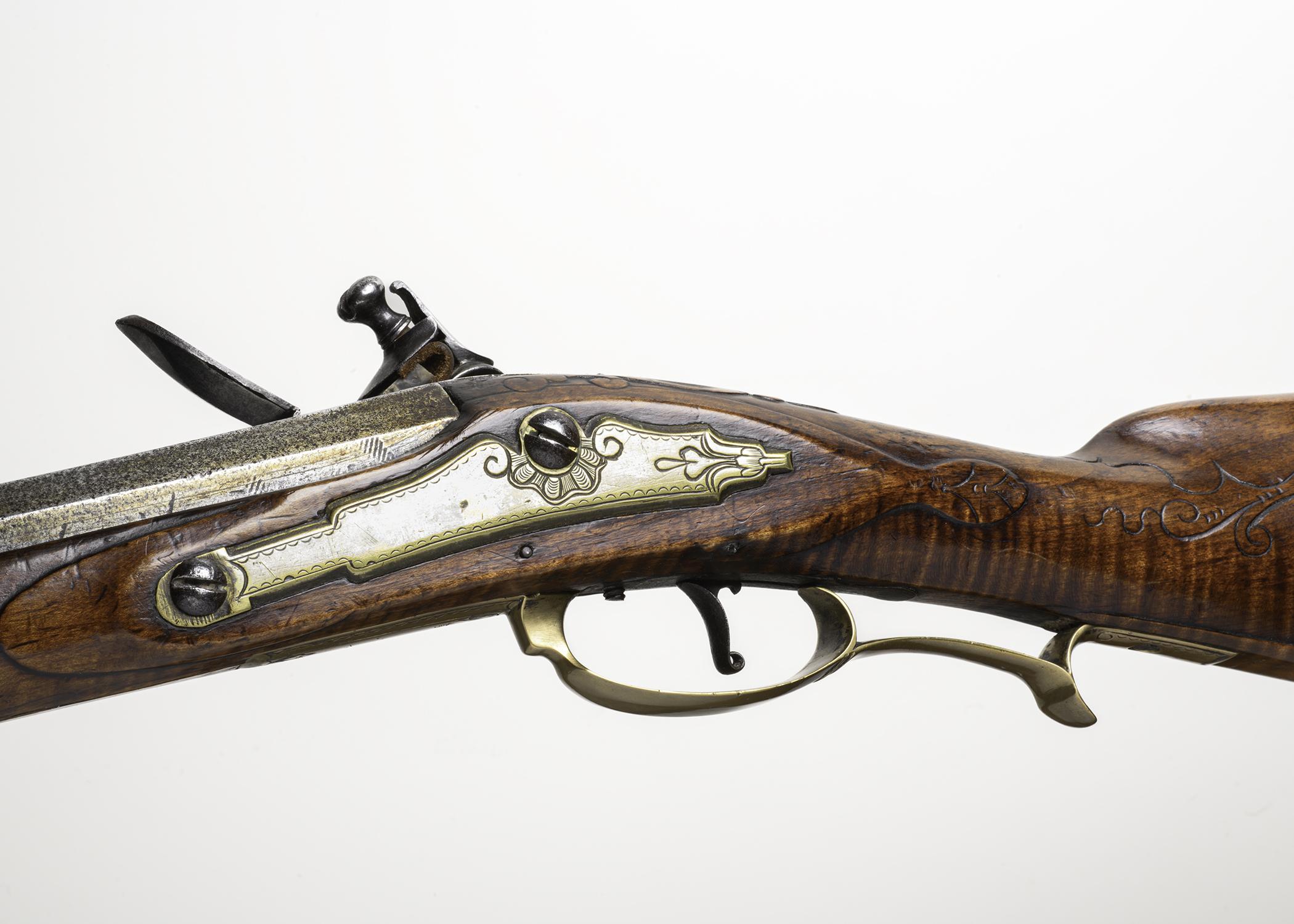 2019.0042.001 Rifle, Flintlock rifle, plate, detail 2