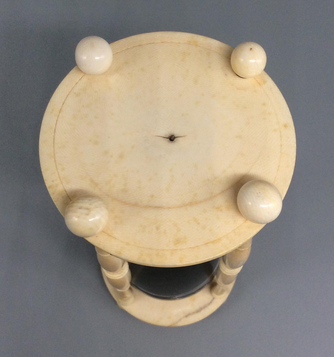 1959.2587 Hourglass, view 3