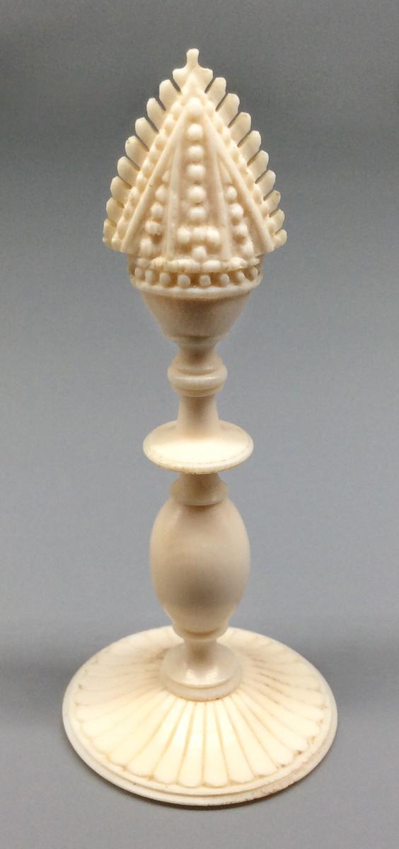 1959.0539 D Chess piece, view 1