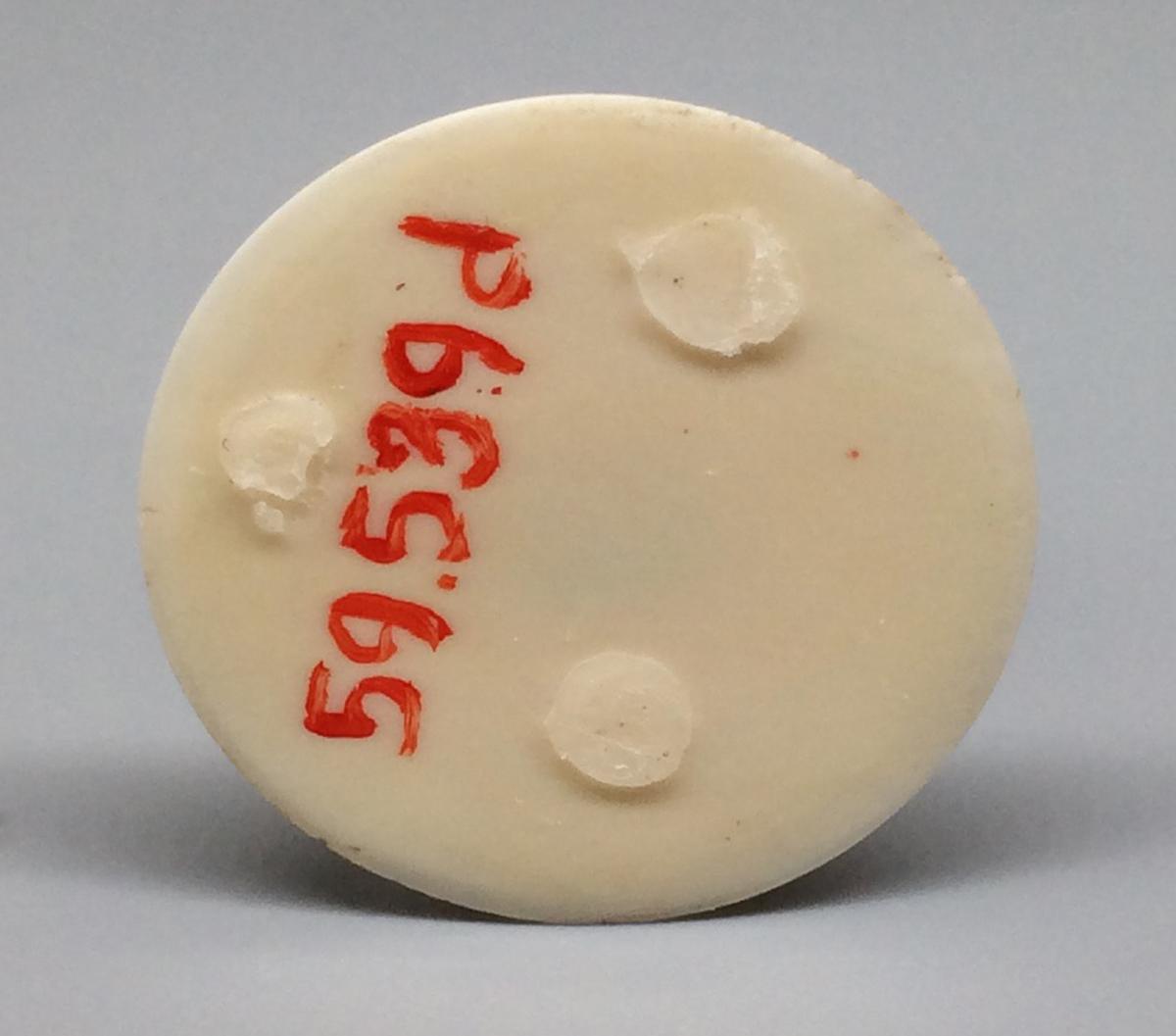 1959.0539 D Chess piece, view 3
