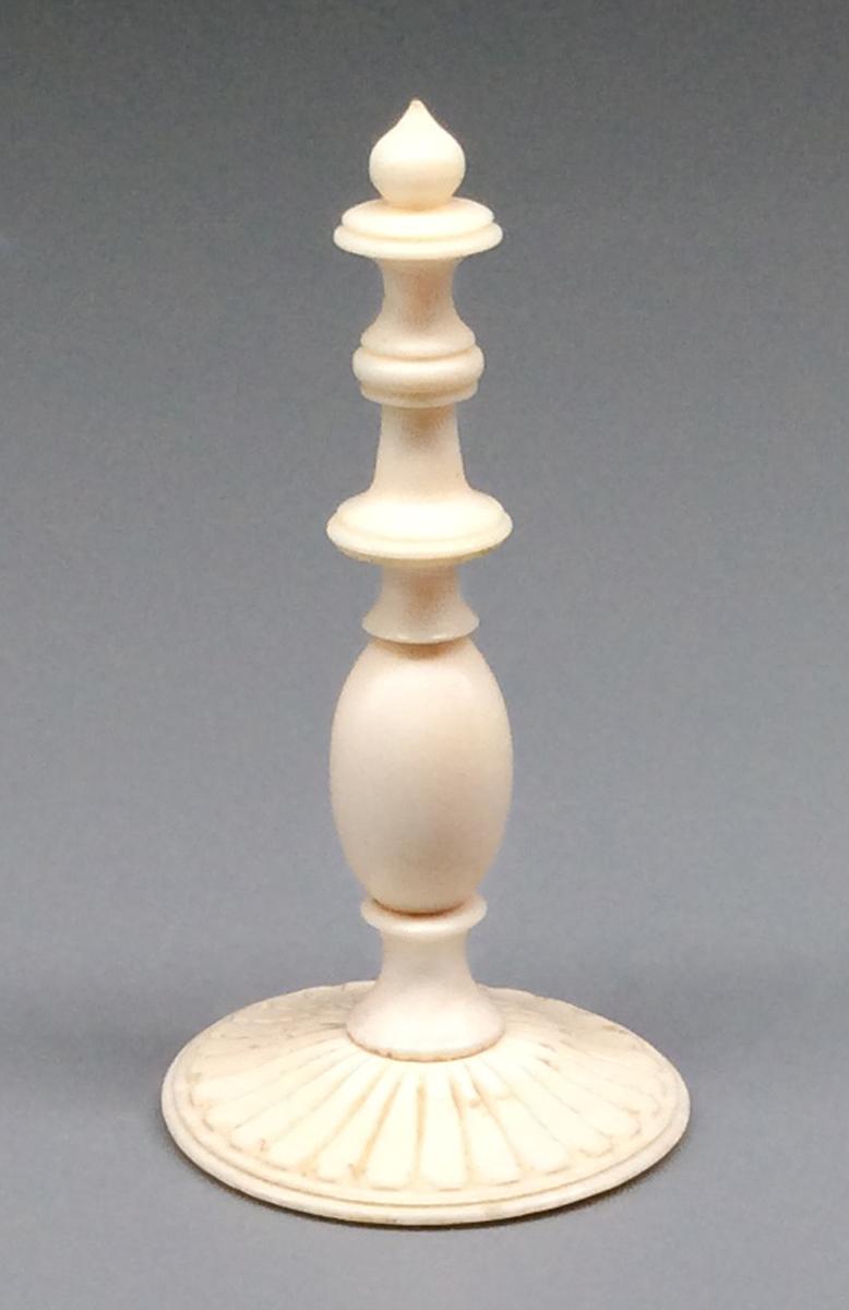 1959.0539 P Chess piece, view 1