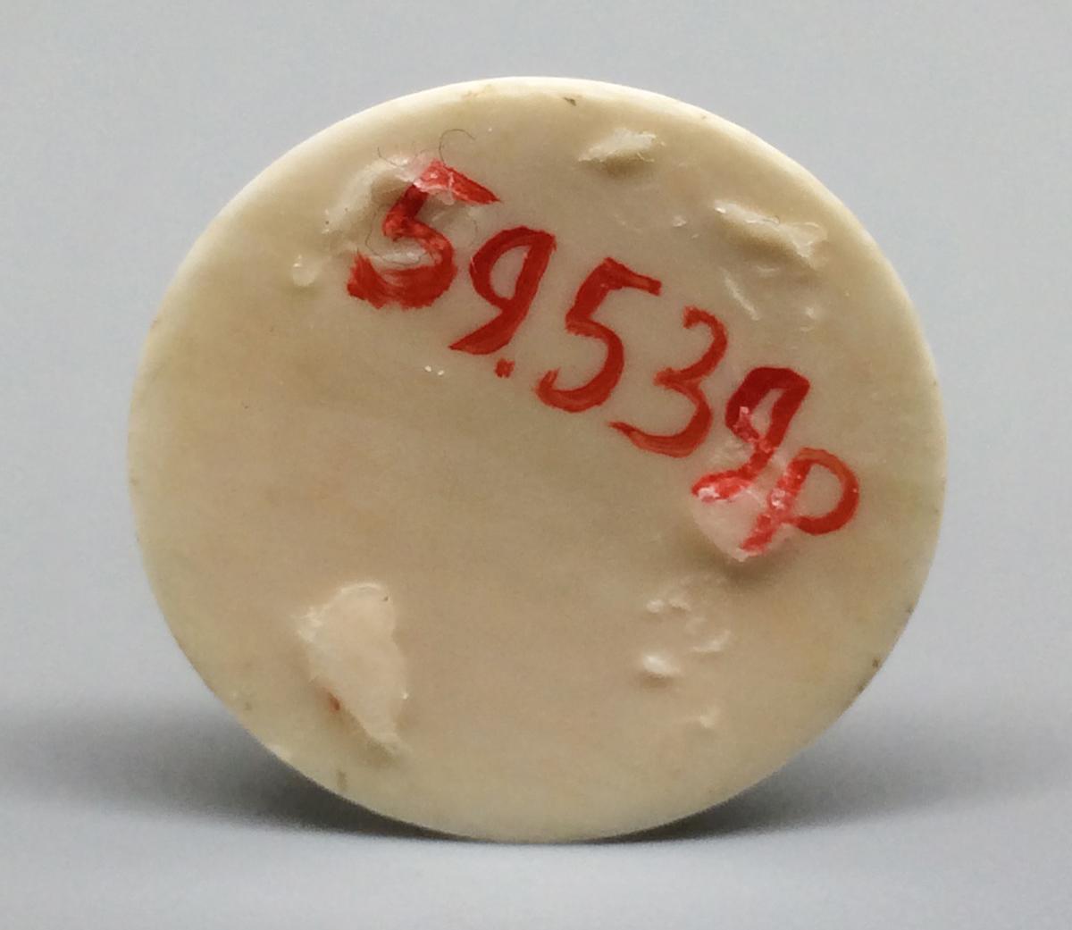 1959.0539 P Chess piece, view 3