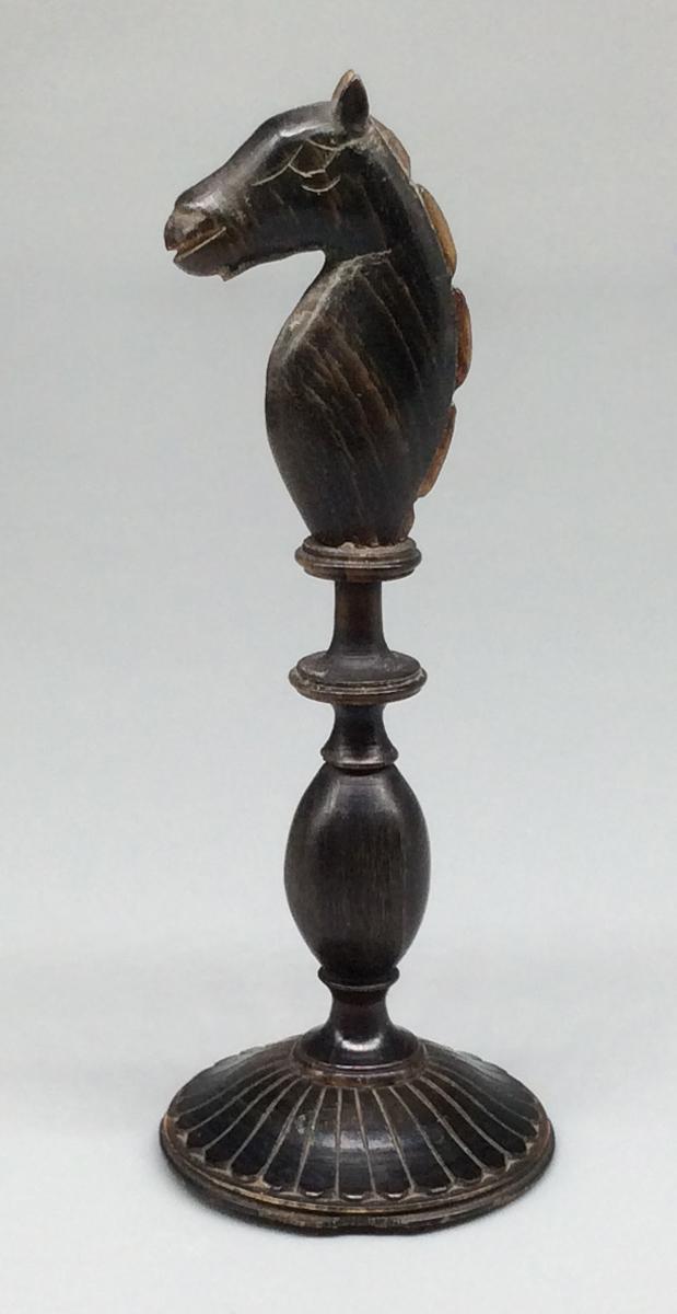 1959.0539 HH Chess piece, view 2