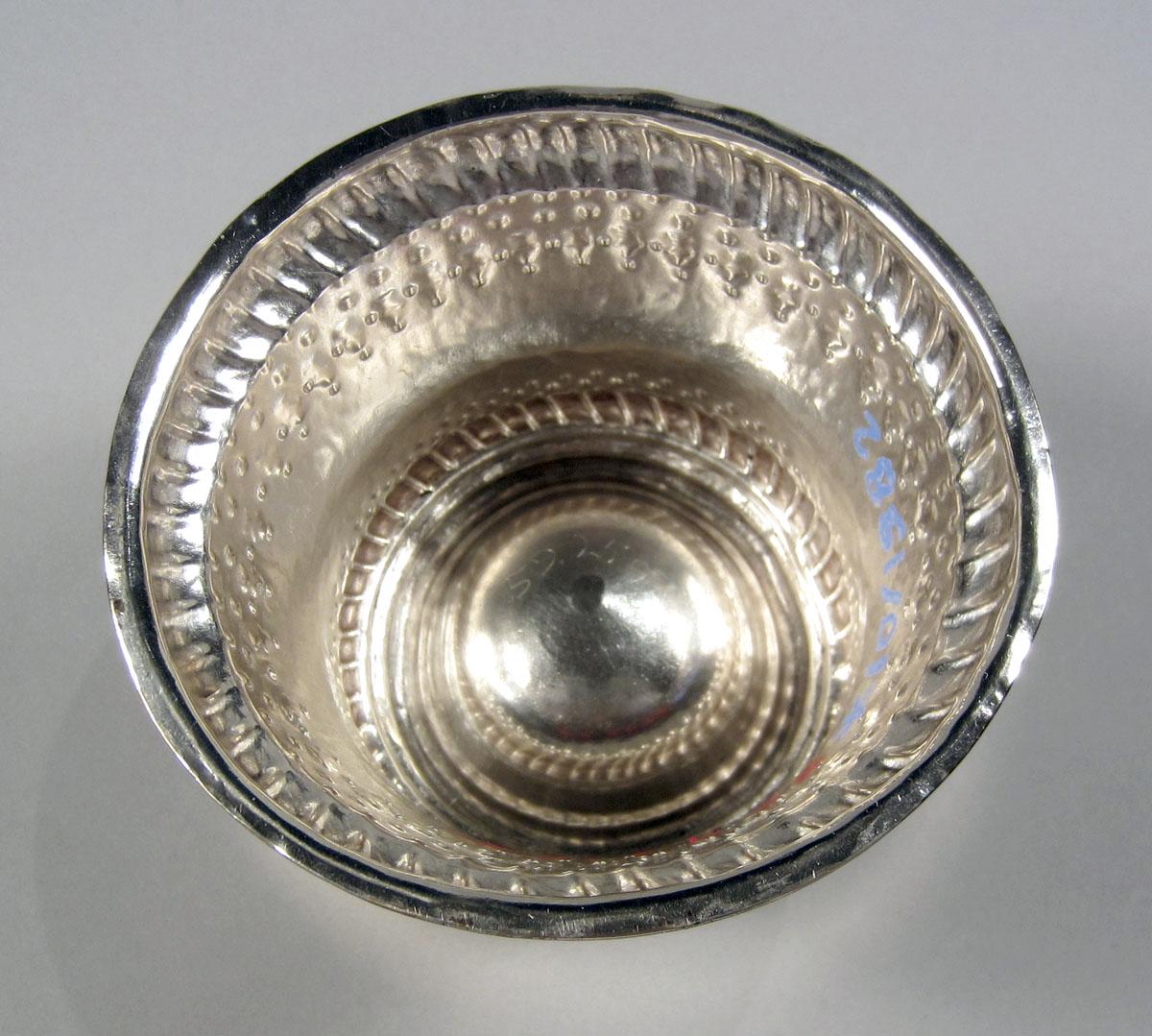 1959.2596 Silver Salt underside