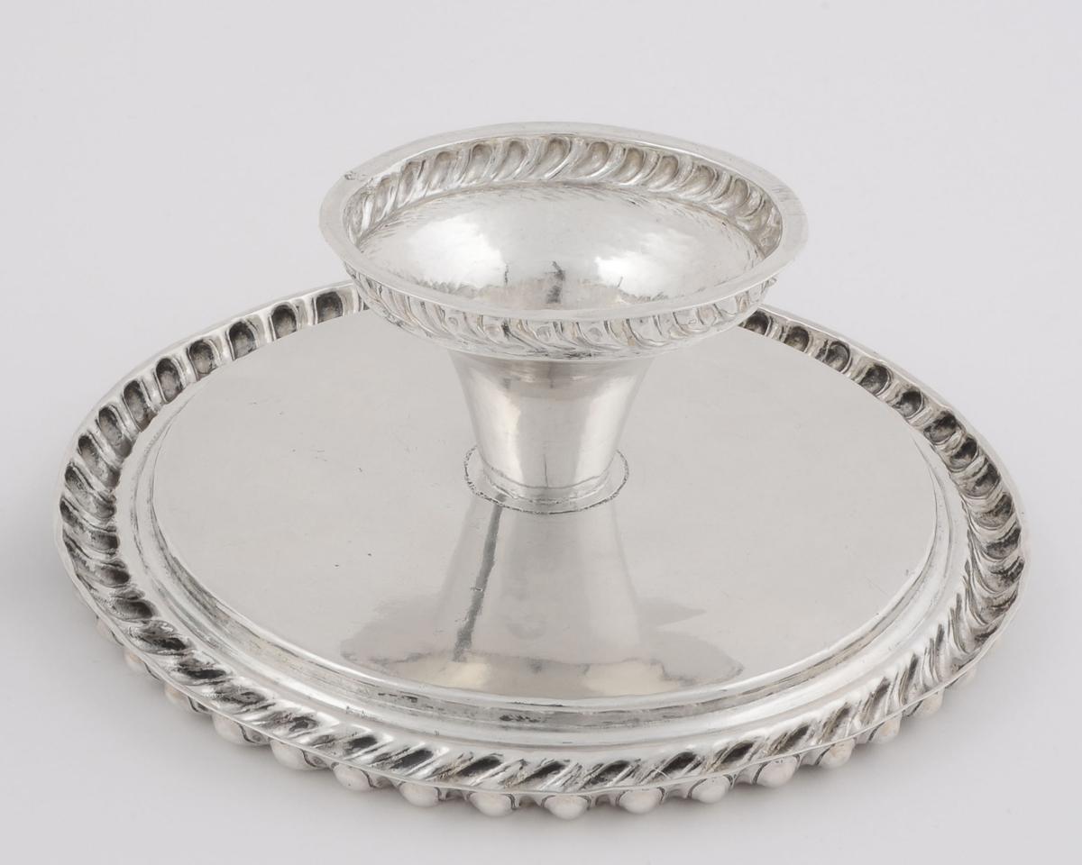 1959.2597 Salver, View 2