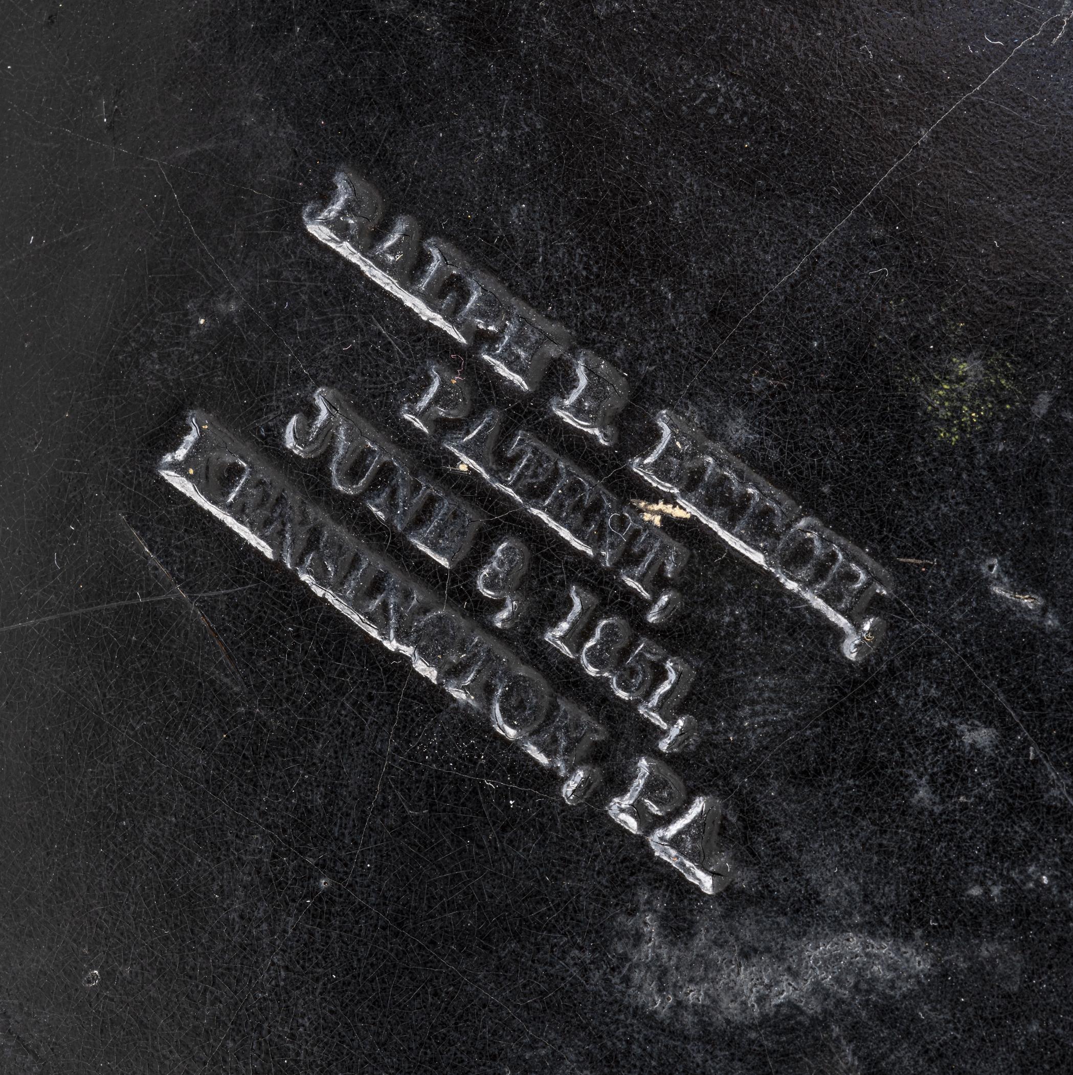 2020.0010.001 Flower container, detail 3