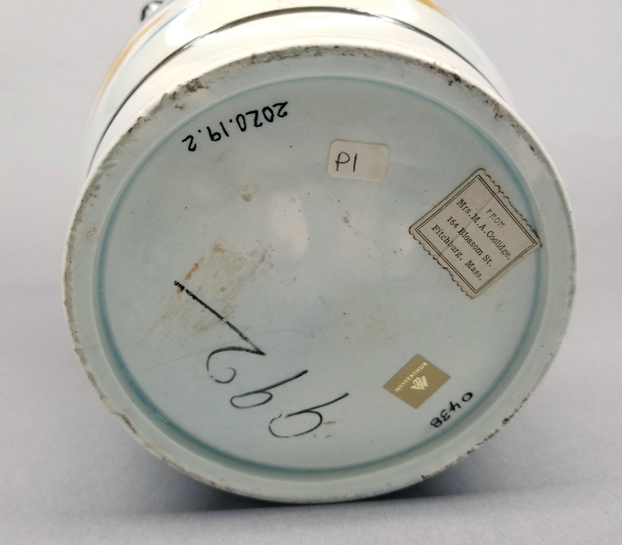 2020.0019.002 Jug underside