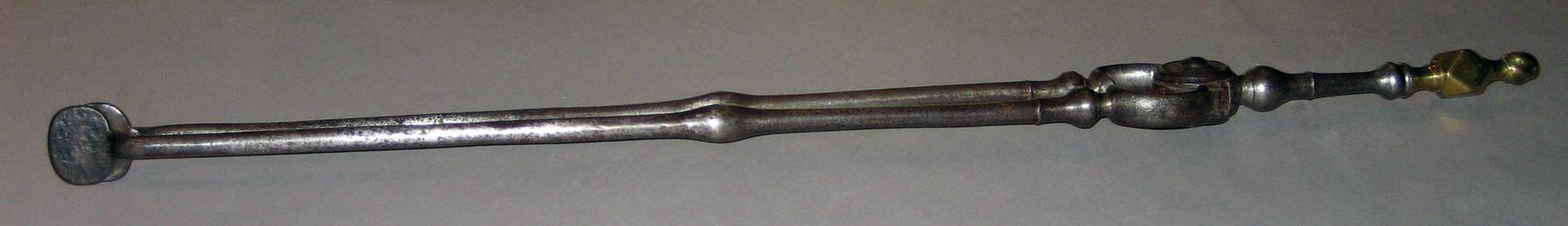 1959.2675 Tongs