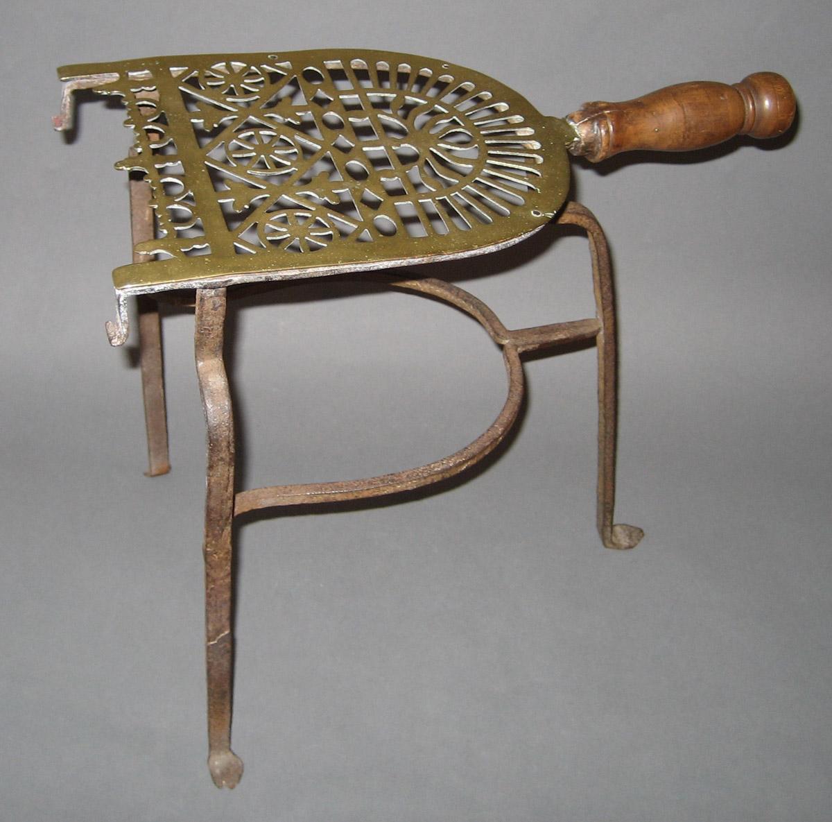 1959.2677 Trivet