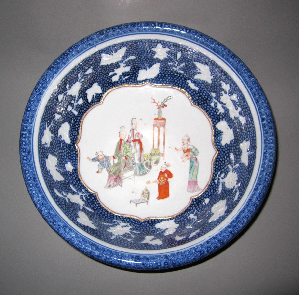 1959.2686 Porcelain basin
