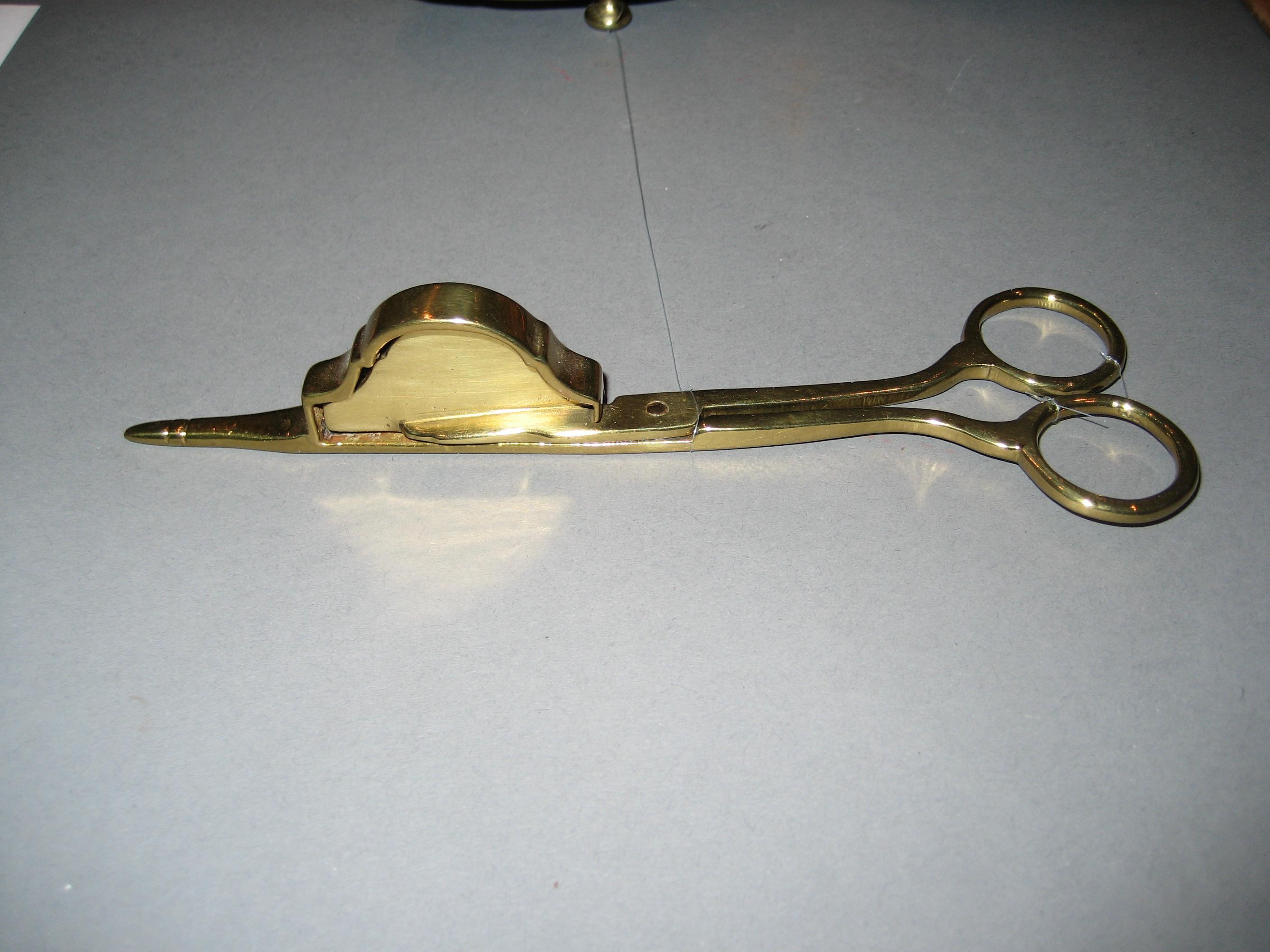 1959.2695 Snuffer