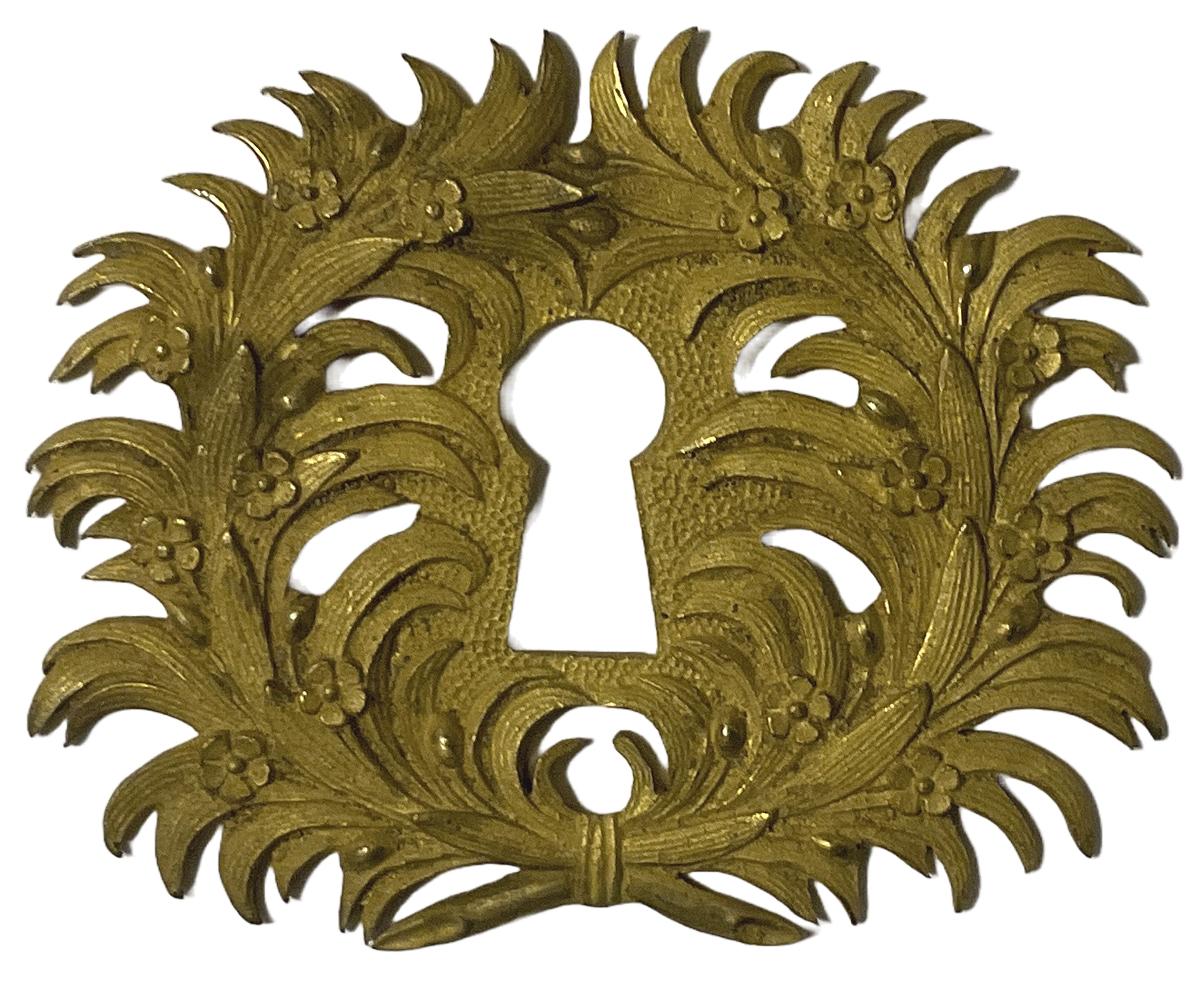 2020.0025.013.132 Escutcheon, overall, C-DIOC