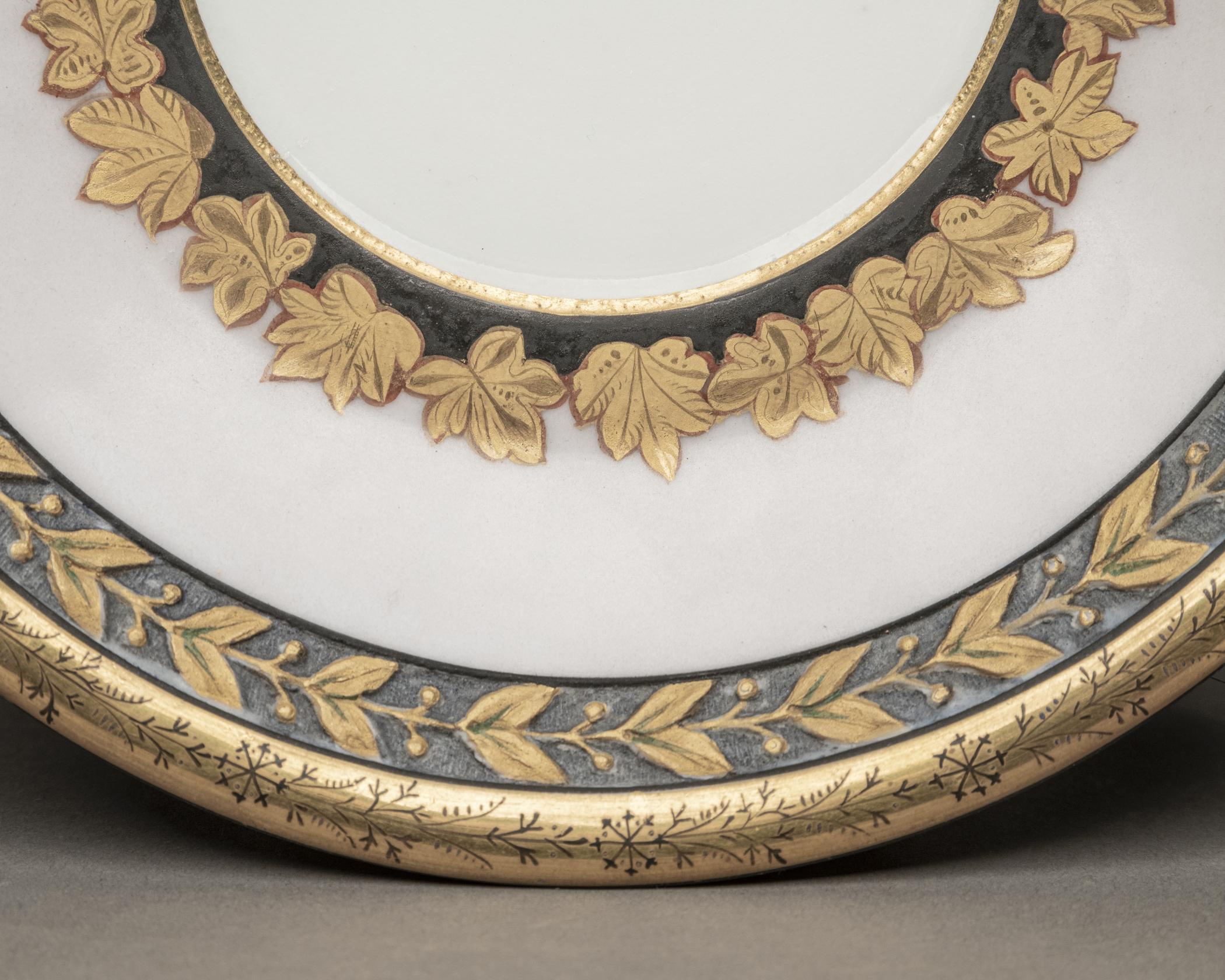 2021.0009.001 B Saucer, detail 1