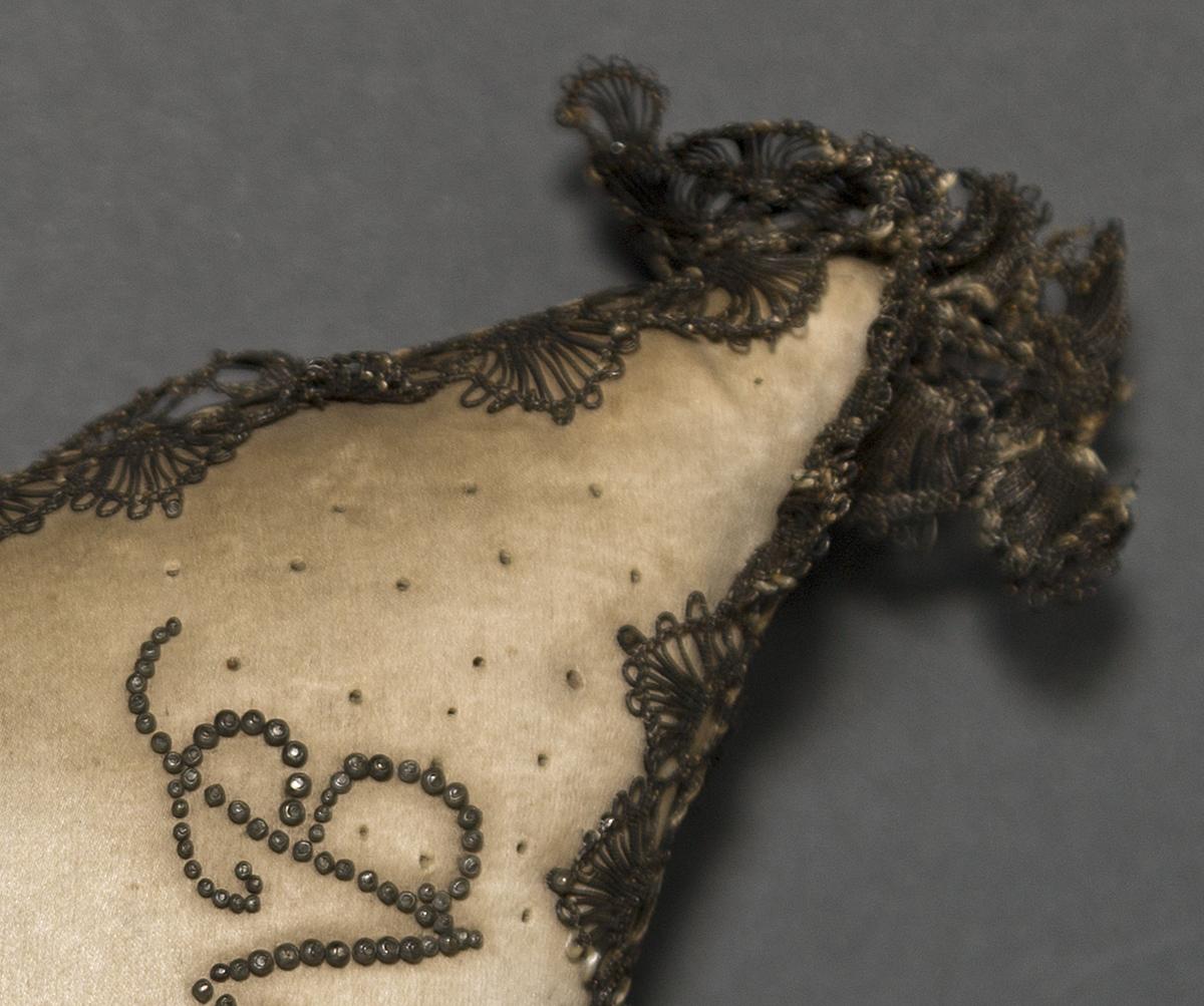1959.2712 Pincushion, View 2 Detail 4