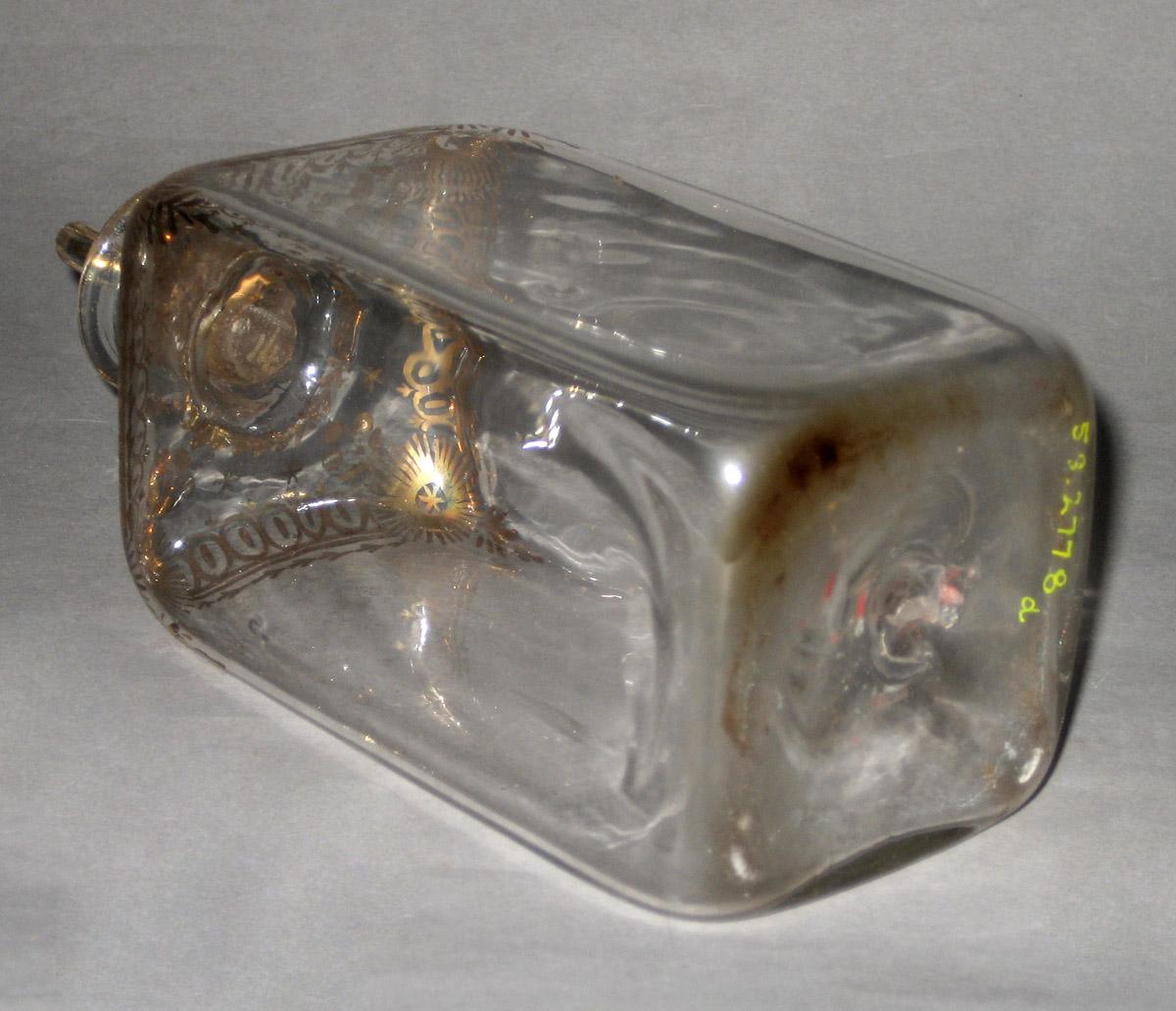 1959.2778 D Glass case bottle (bottom)