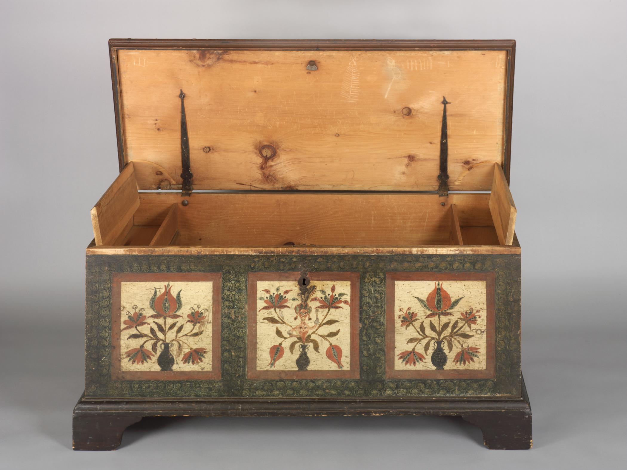 1959.2803 Chest, view 3