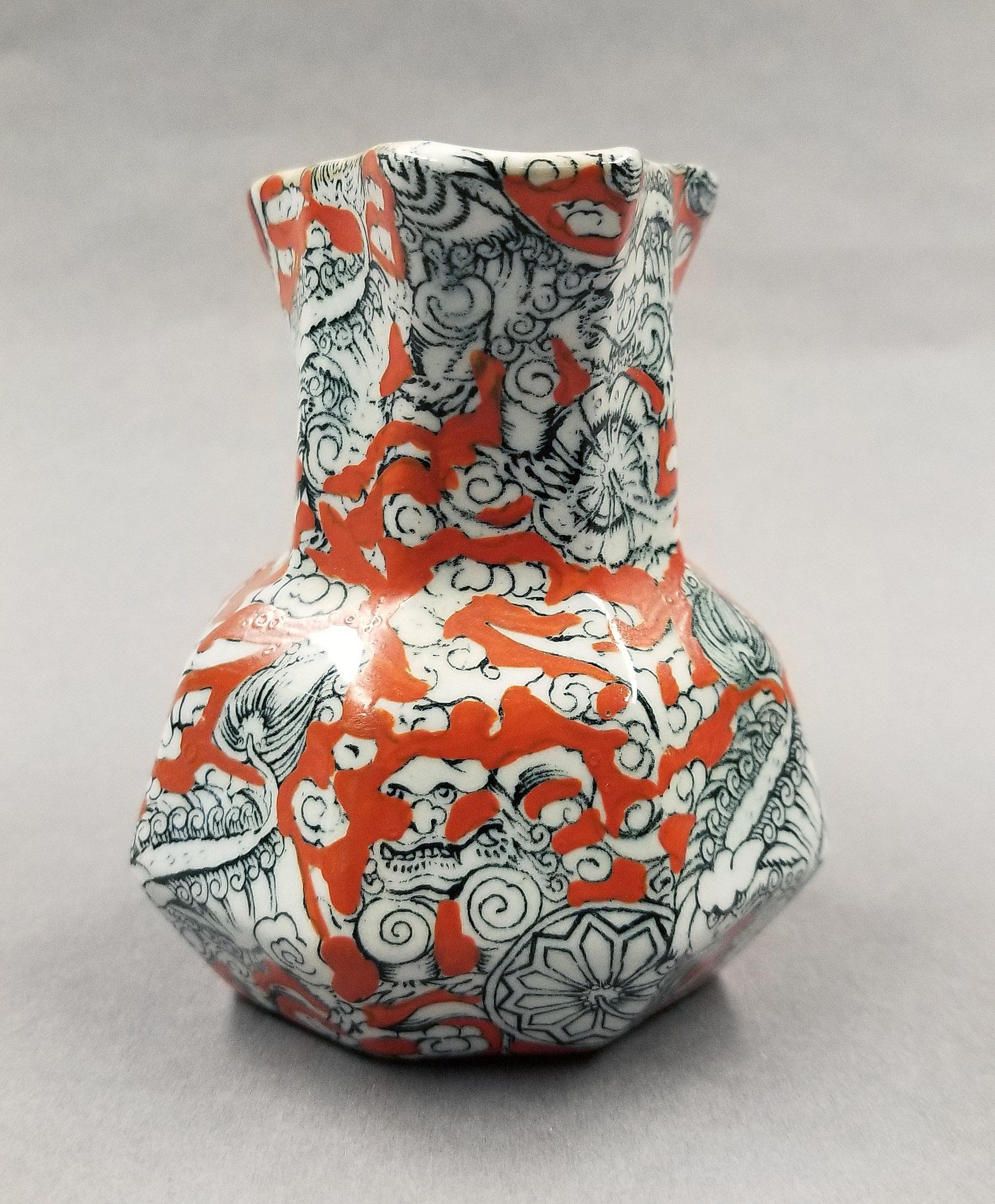 2023.0008.028 jug pouring lip