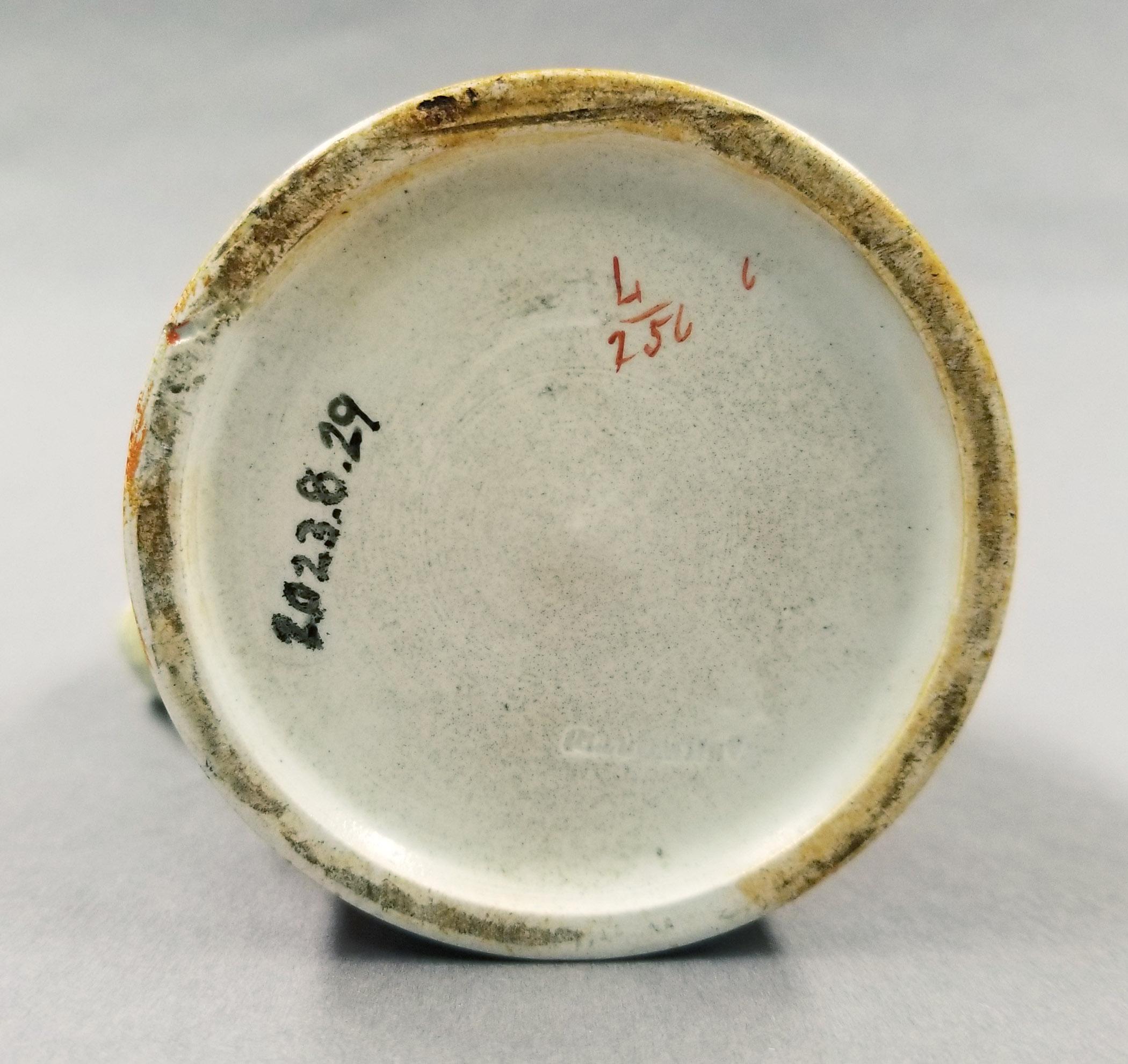 2023.0008.029 jug underside mark