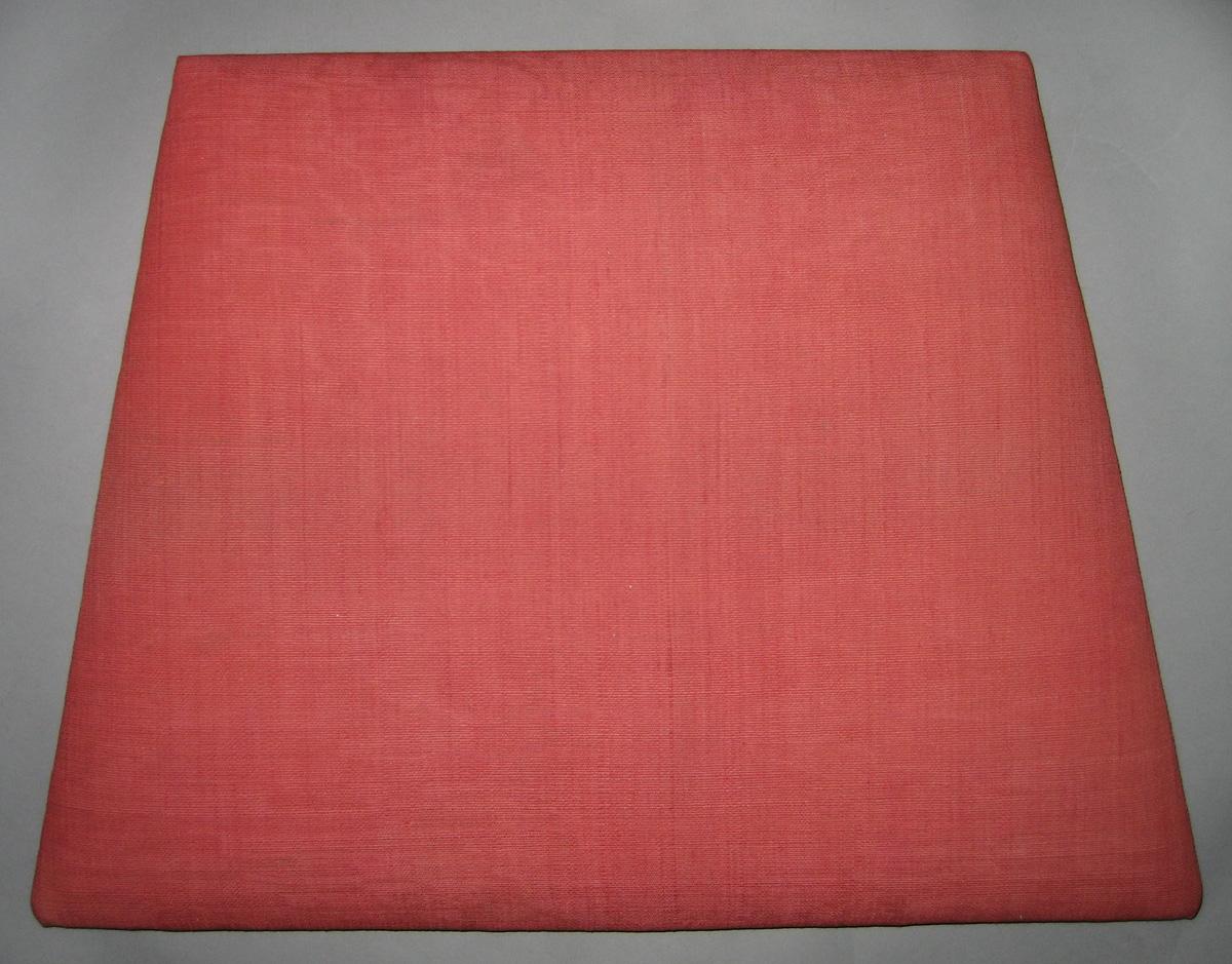 1989.0532 Slip seat