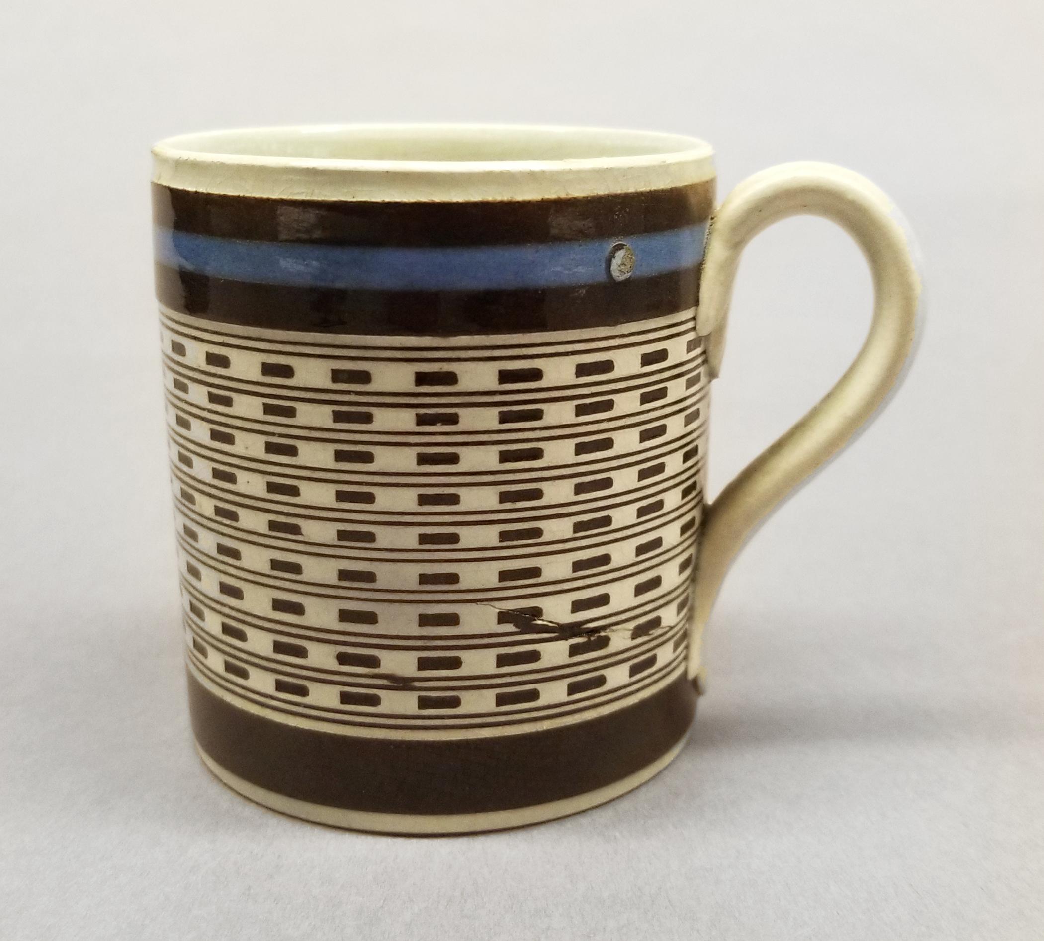 2023.0008.042 Mug side 1