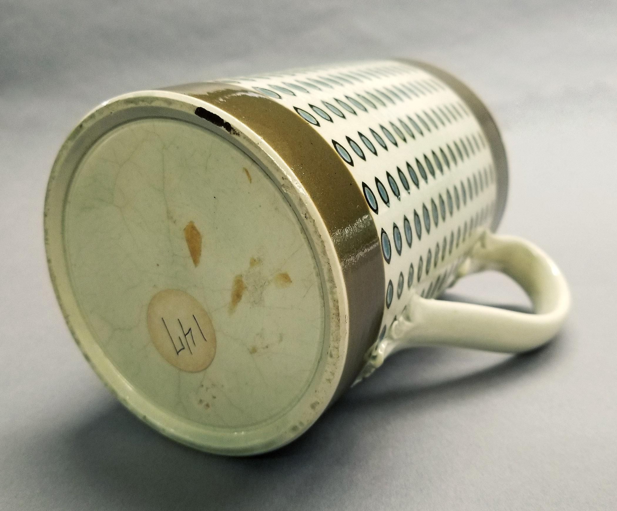 2023.0008.012 dipped ware mug underside