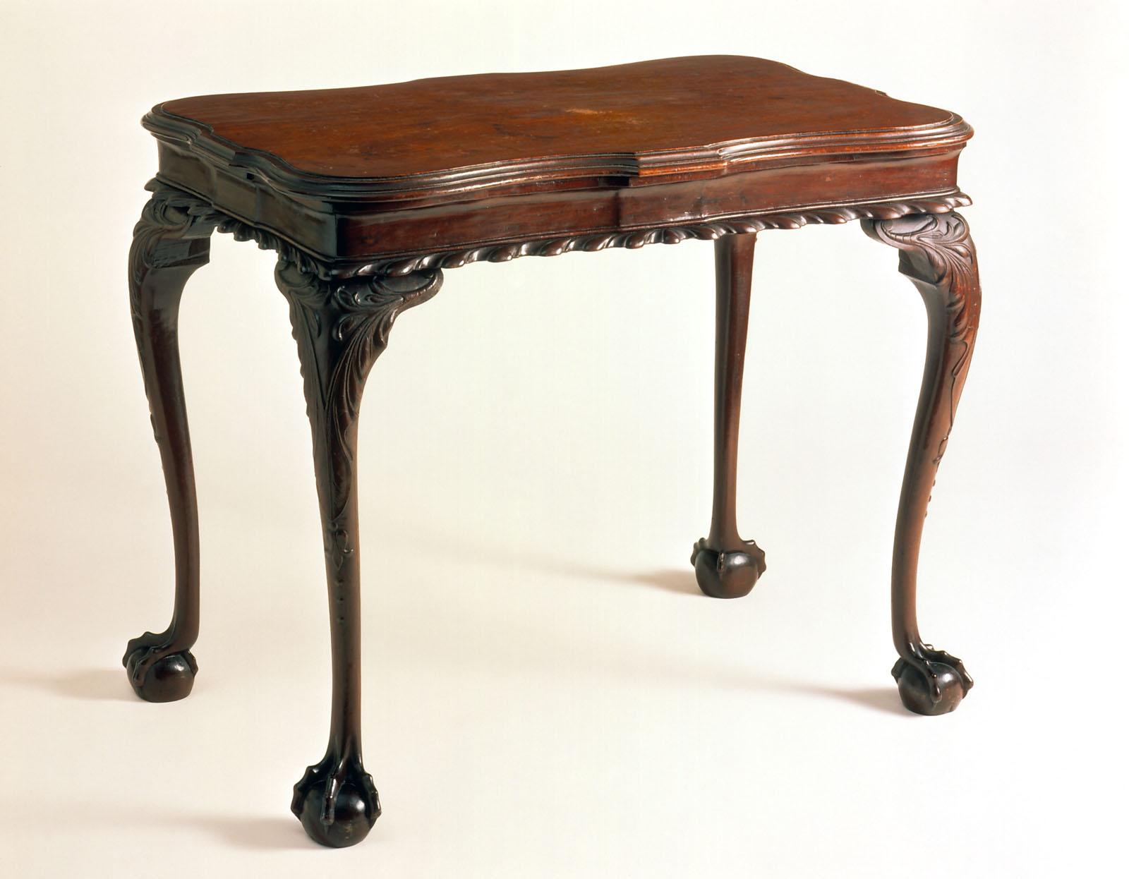 1959.2840 Table, view 1