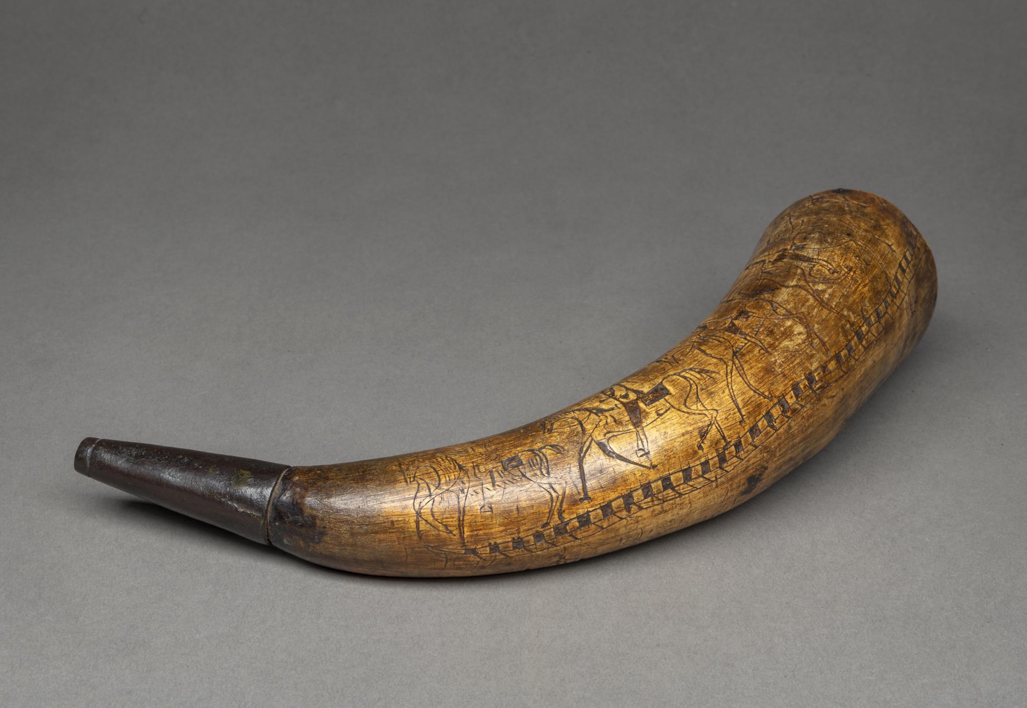 1954.0023.002 Powder horn, view 4
